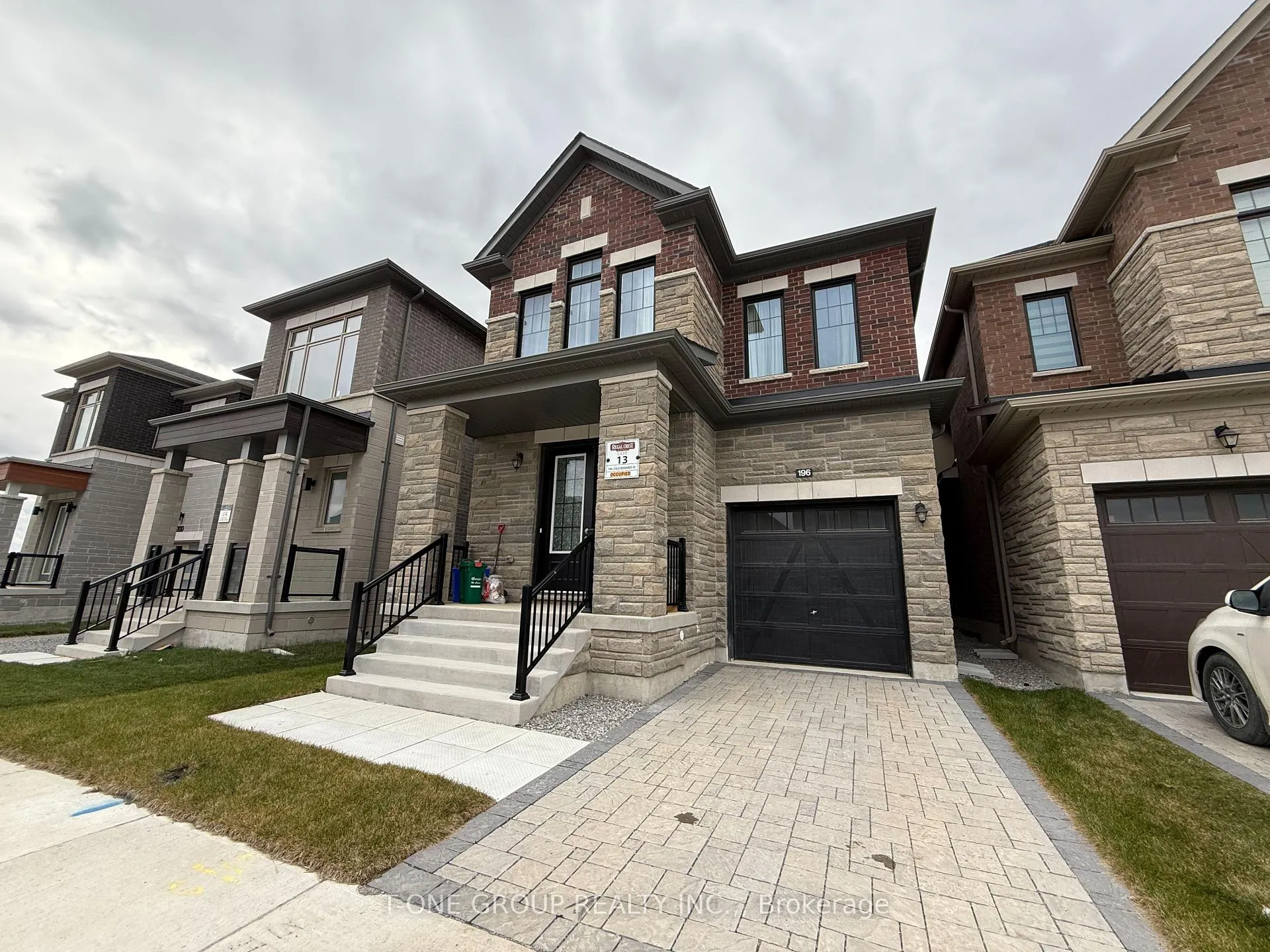 Photo 2 of 196 Leslie Richards Street, Markham, Rural Markham — HOMEH