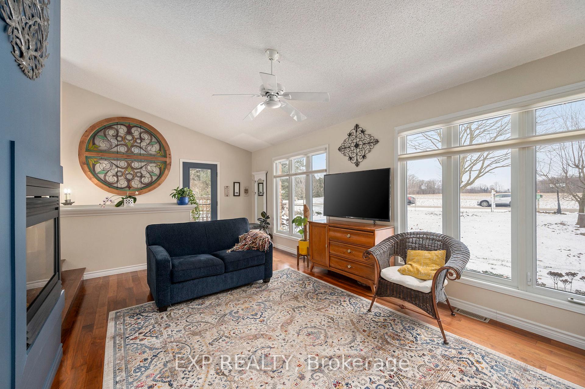 Photo 3 of 8250 Irish Drive, Strathroy-Caradoc, Rural Strathroy-Caradoc — HOMEH