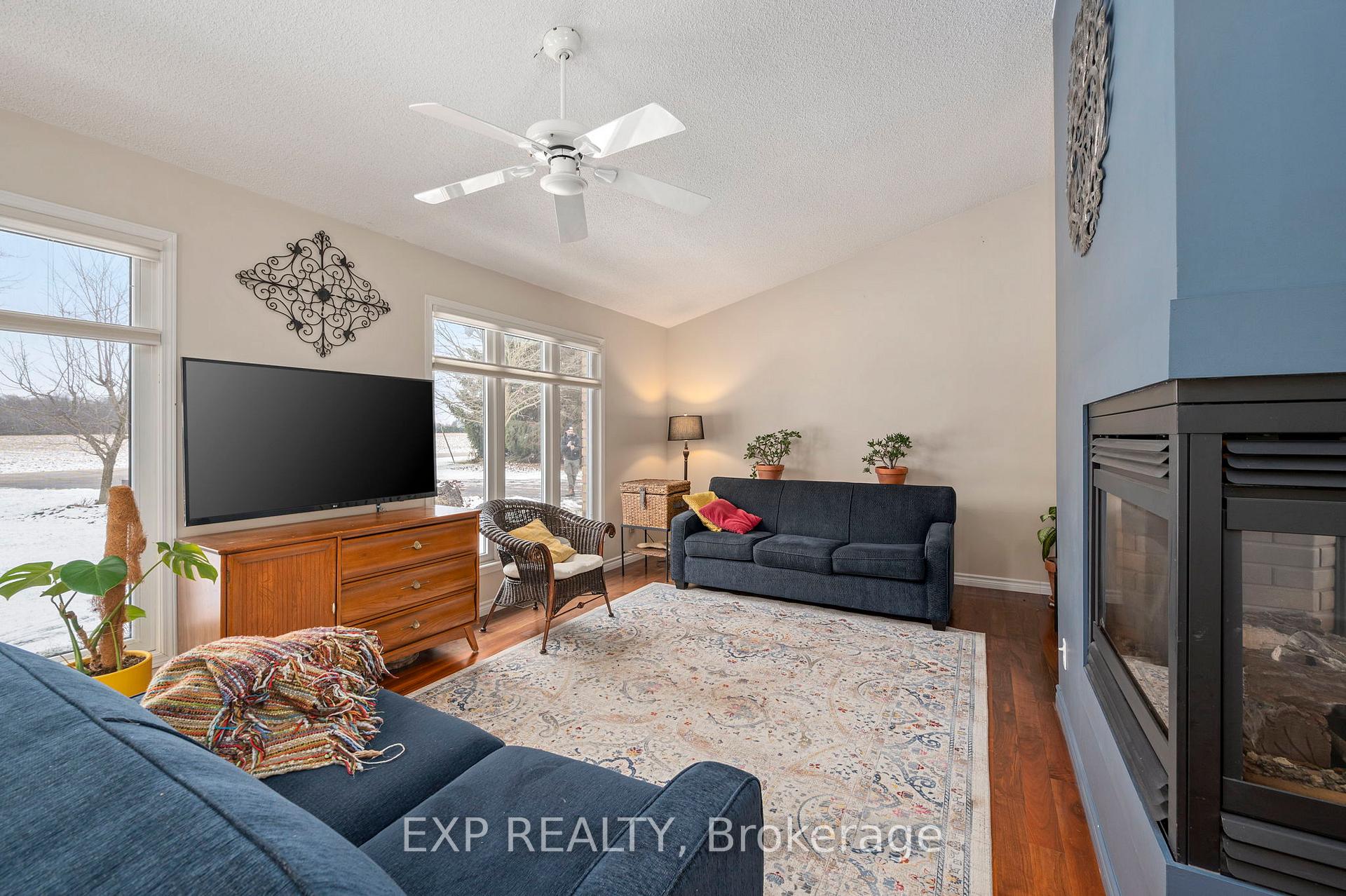 Photo 5 of 8250 Irish Drive, Strathroy-Caradoc, Rural Strathroy-Caradoc — HOMEH