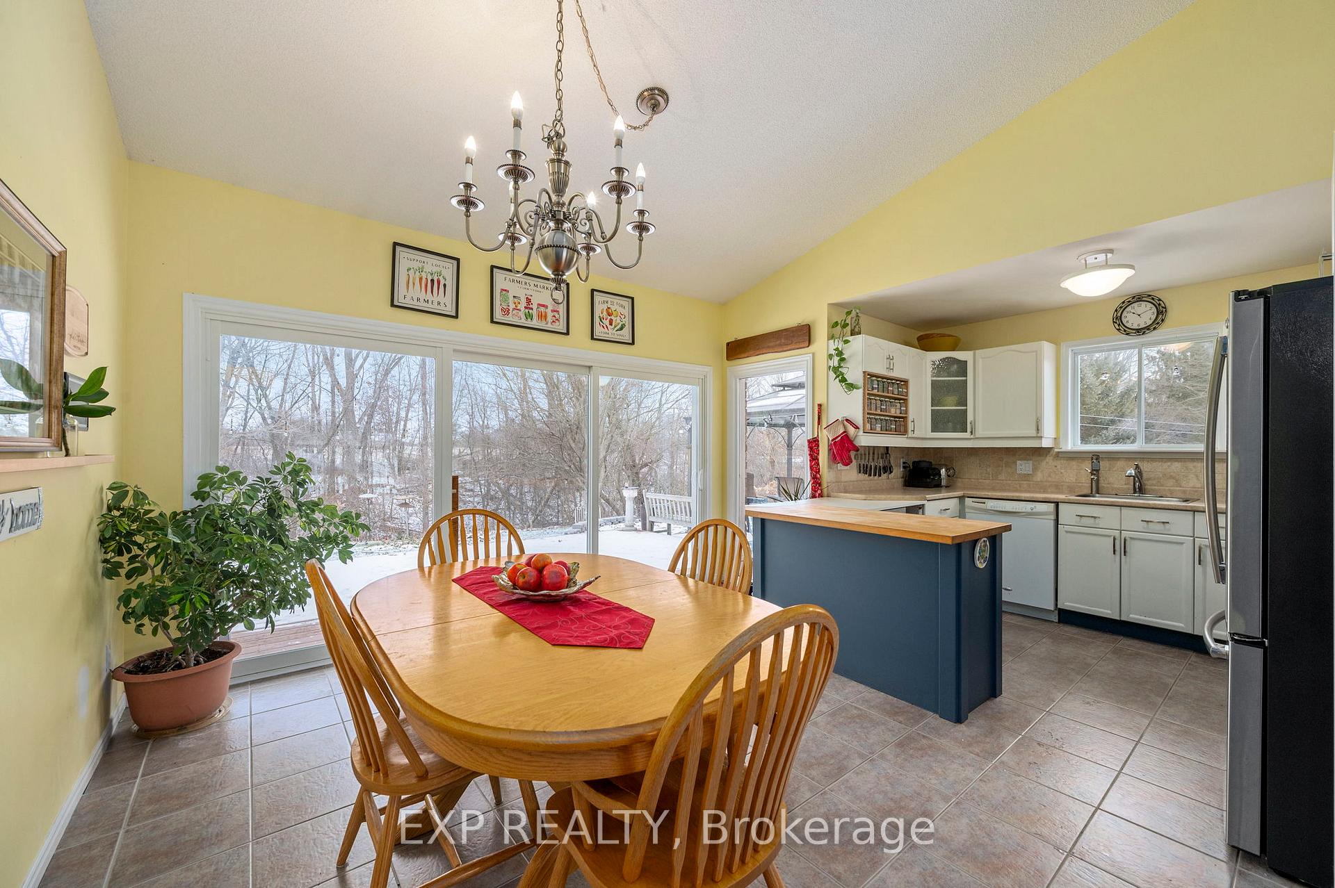 Photo 6 of 8250 Irish Drive, Strathroy-Caradoc, Rural Strathroy-Caradoc — HOMEH