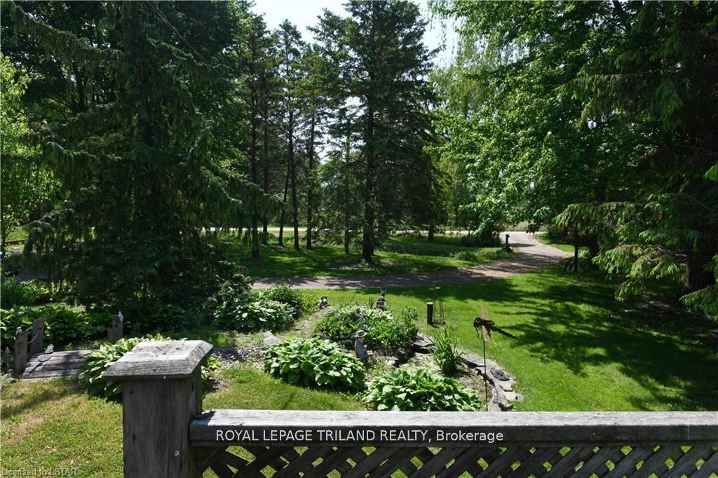 Photo 4 of 9078 Century Drive, Strathroy-Caradoc, Rural Strathroy-Caradoc — HOMEH