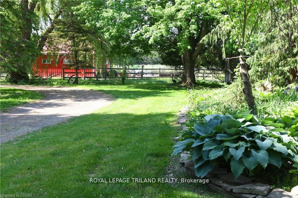 Photo 5 of 9078 Century Drive, Strathroy-Caradoc, Rural Strathroy-Caradoc — HOMEH