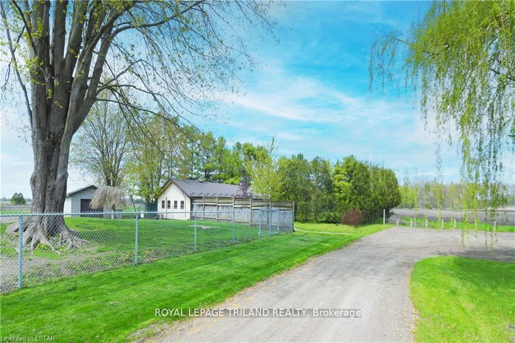 Photo 13 of 9078 Century Drive, Strathroy-Caradoc, Rural Strathroy-Caradoc — HOMEH