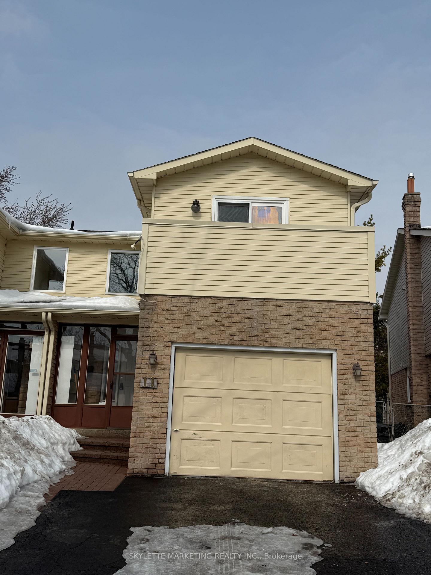 Photo 1 of Unit UPPER, 11 Redheugh Crescent, Scarborough, Steeles — HOMEH