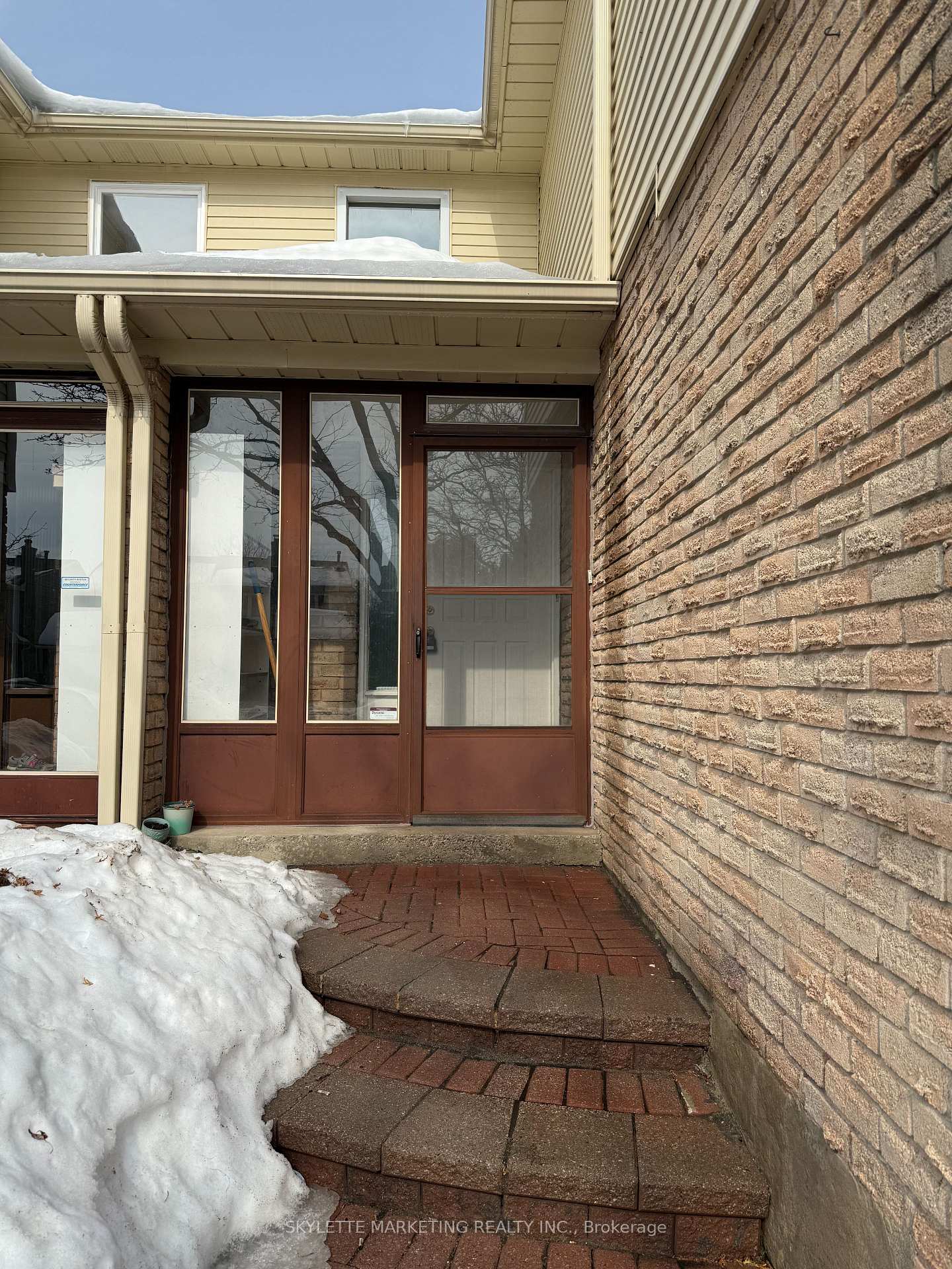 Photo 2 of Unit UPPER, 11 Redheugh Crescent, Scarborough, Steeles — HOMEH