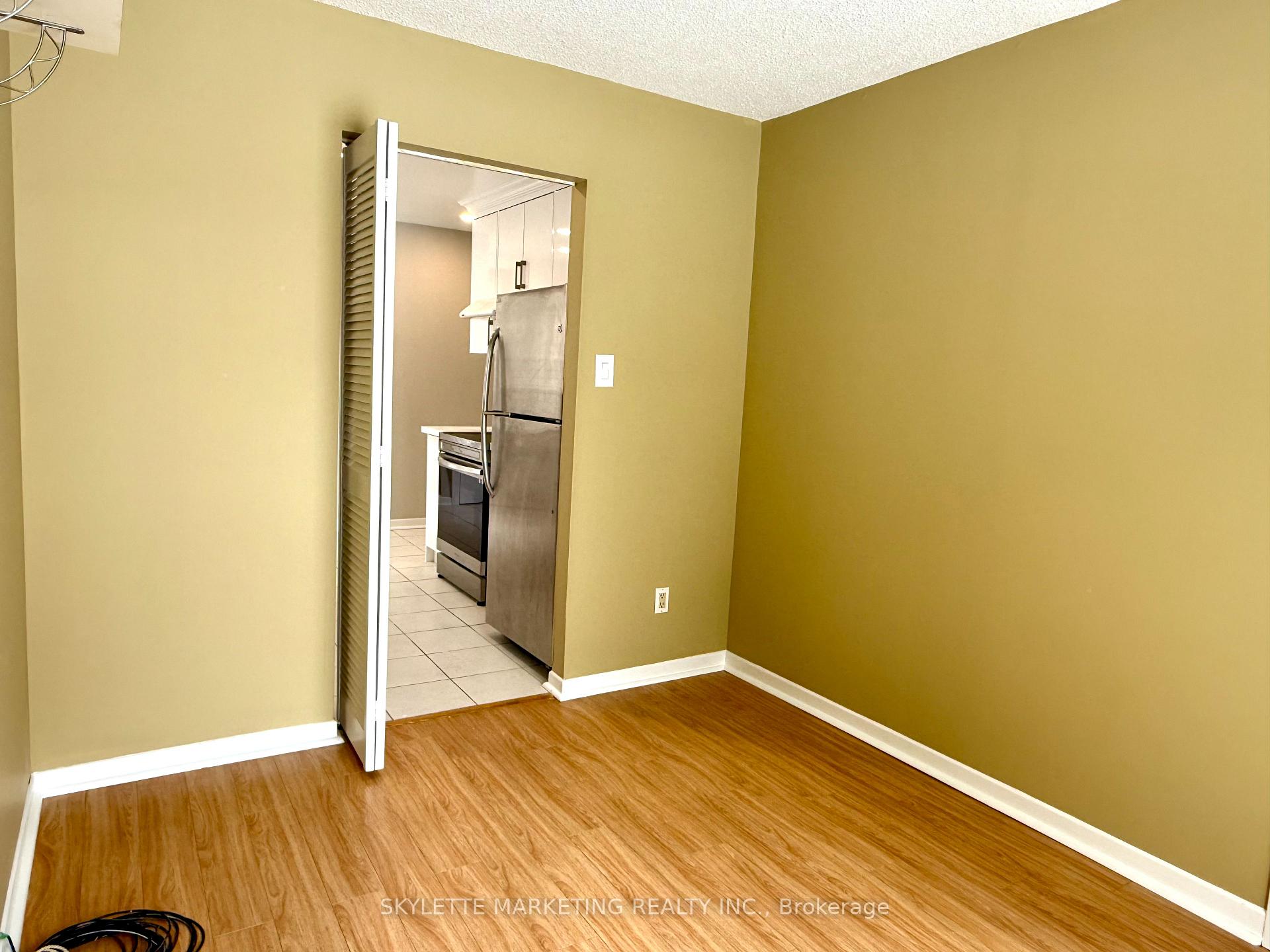 Photo 8 of Unit UPPER, 11 Redheugh Crescent, Scarborough, Steeles — HOMEH