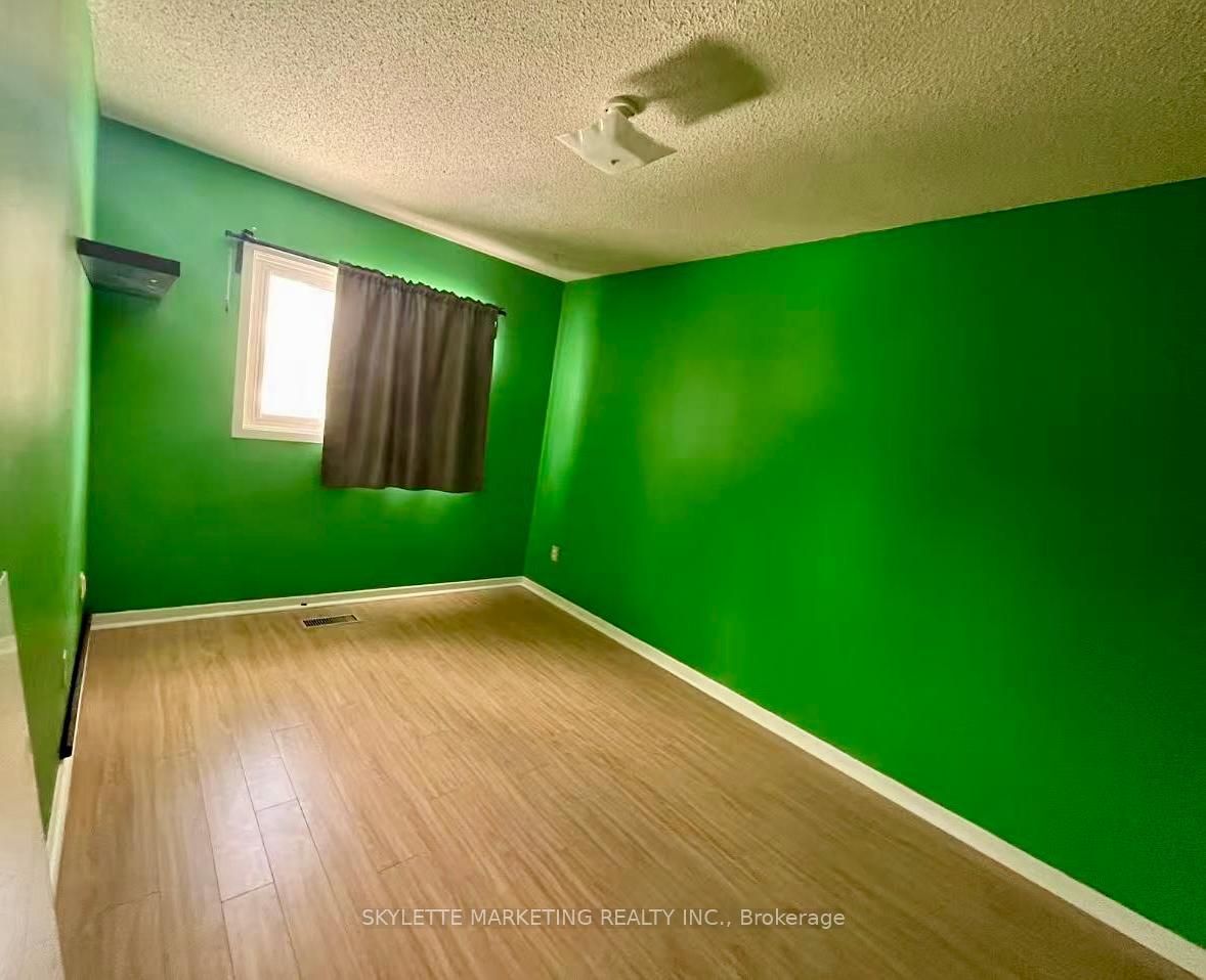 Photo 10 of Unit UPPER, 11 Redheugh Crescent, Scarborough, Steeles — HOMEH