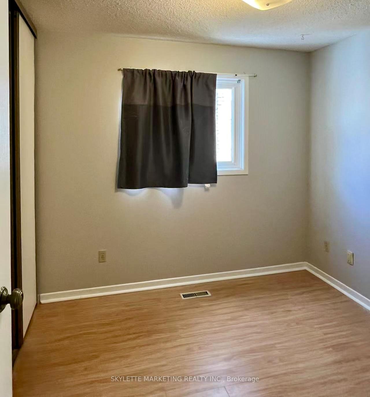 Photo 11 of Unit UPPER, 11 Redheugh Crescent, Scarborough, Steeles — HOMEH