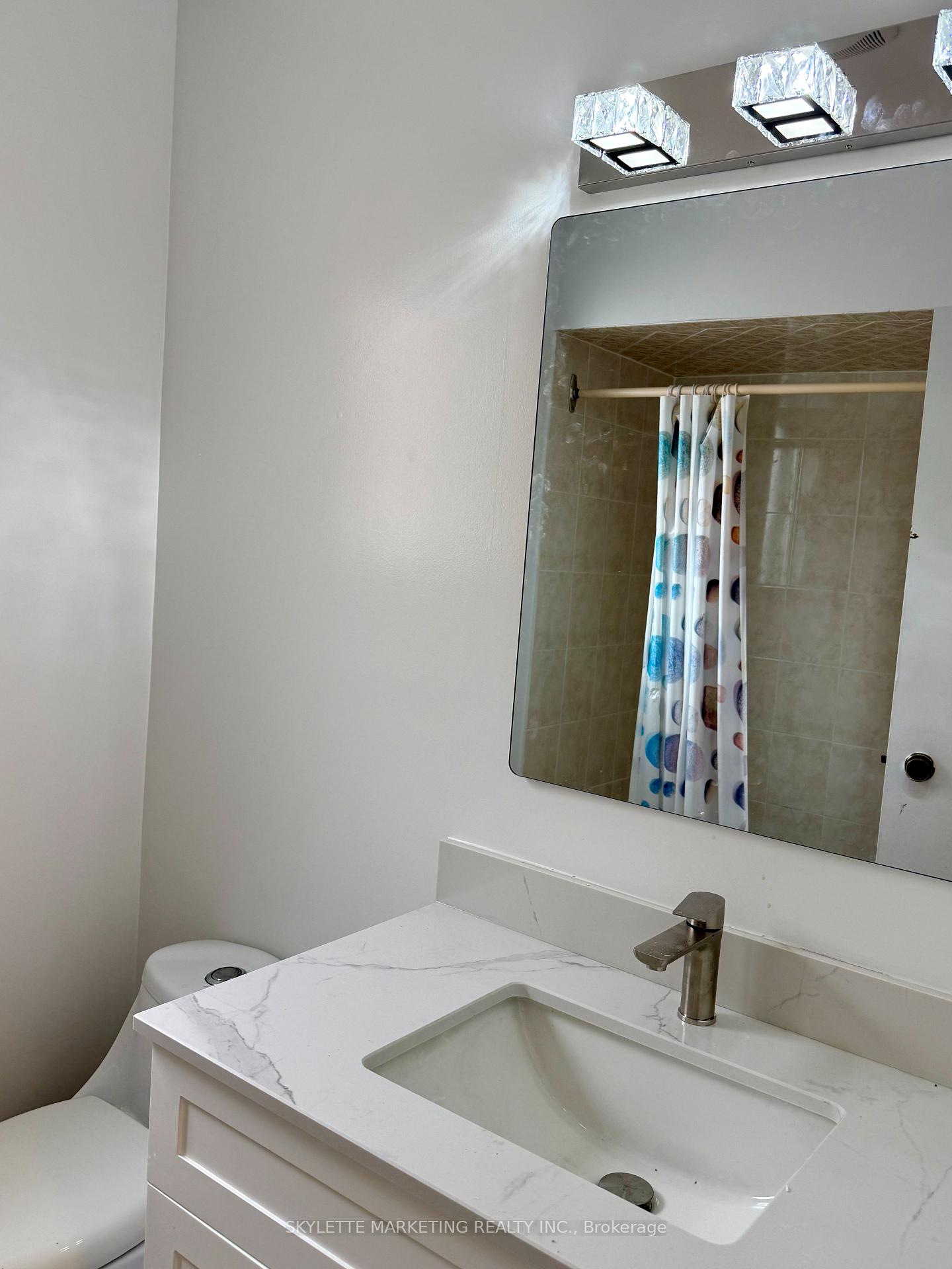 Photo 13 of Unit UPPER, 11 Redheugh Crescent, Scarborough, Steeles — HOMEH
