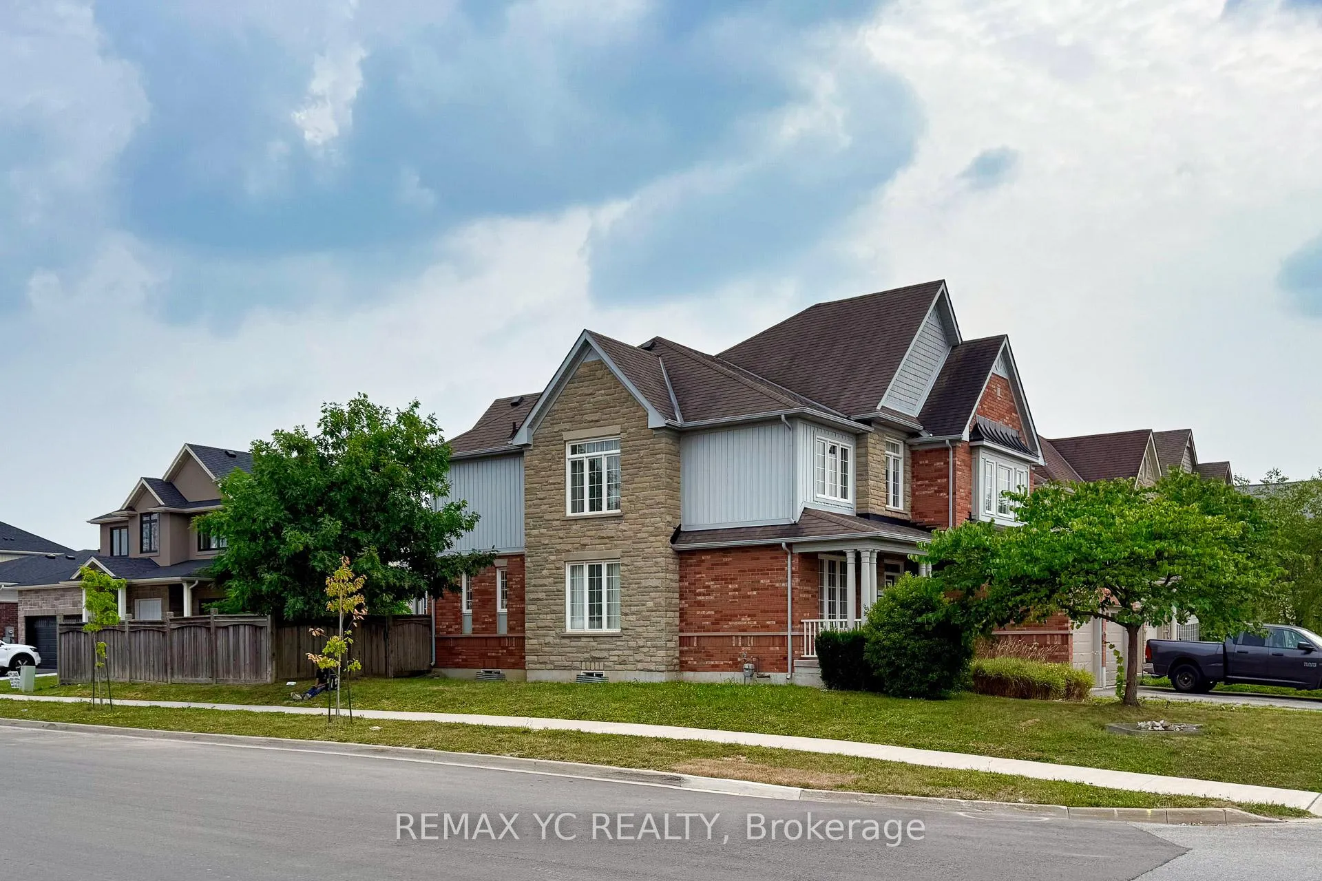 Photo 3 of 1 Sunset Way, Thorold, Rolling Meadows — HOMEH