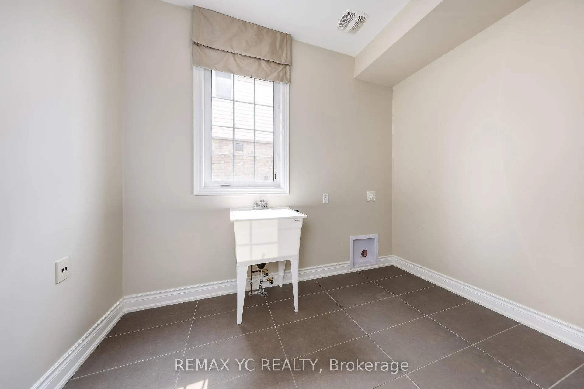 Photo 23 of 1 Sunset Way, Thorold, Rolling Meadows — HOMEH