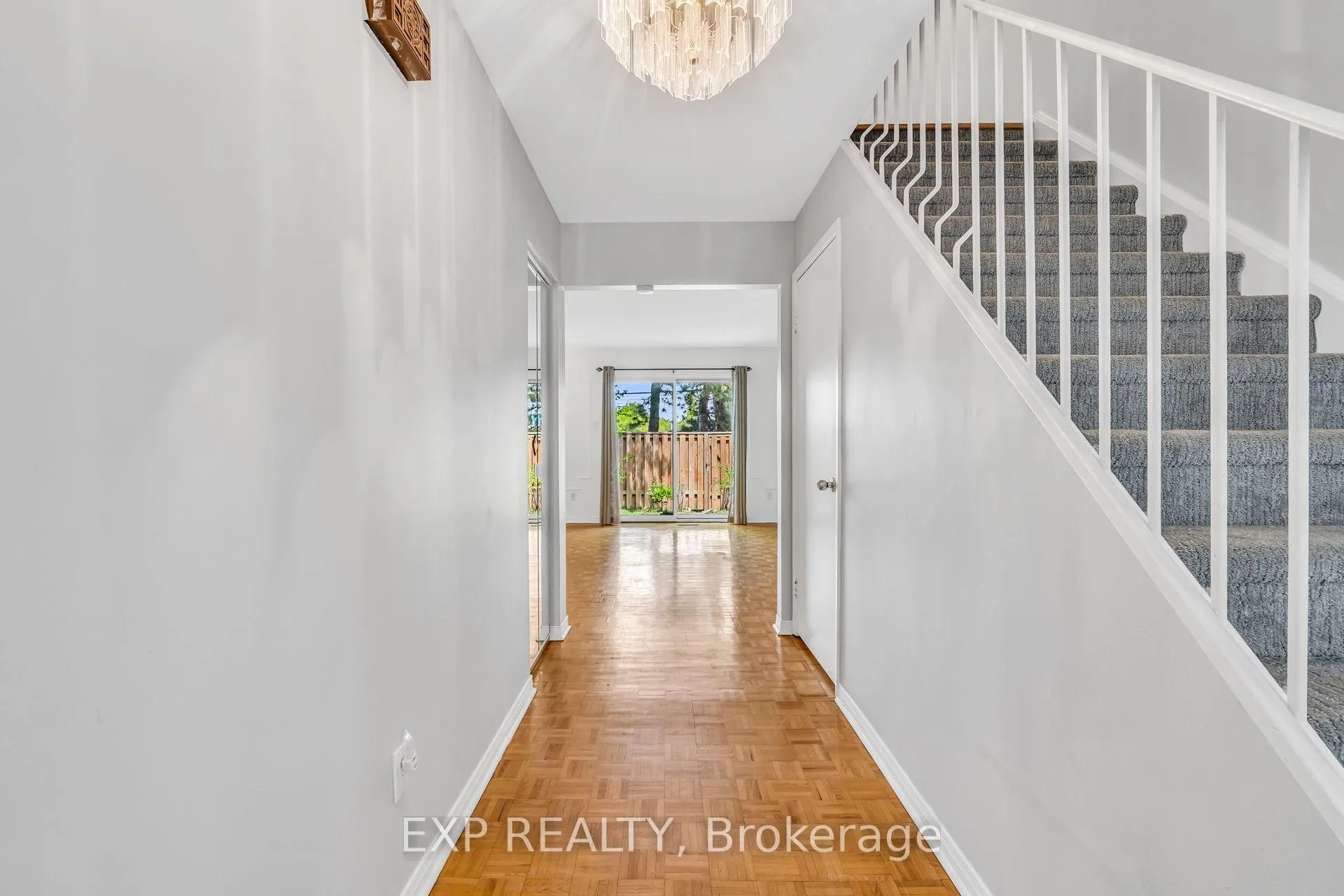 Photo 2 of Unit 325, 22 Niles Way, Markham, Aileen-Willowbrook — HOMEH