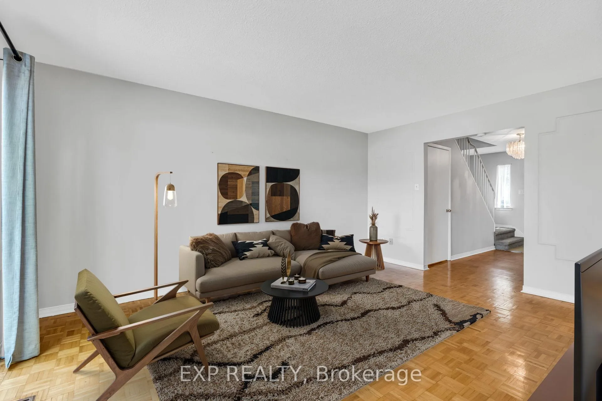 Photo 4 of Unit 325, 22 Niles Way, Markham, Aileen-Willowbrook — HOMEH