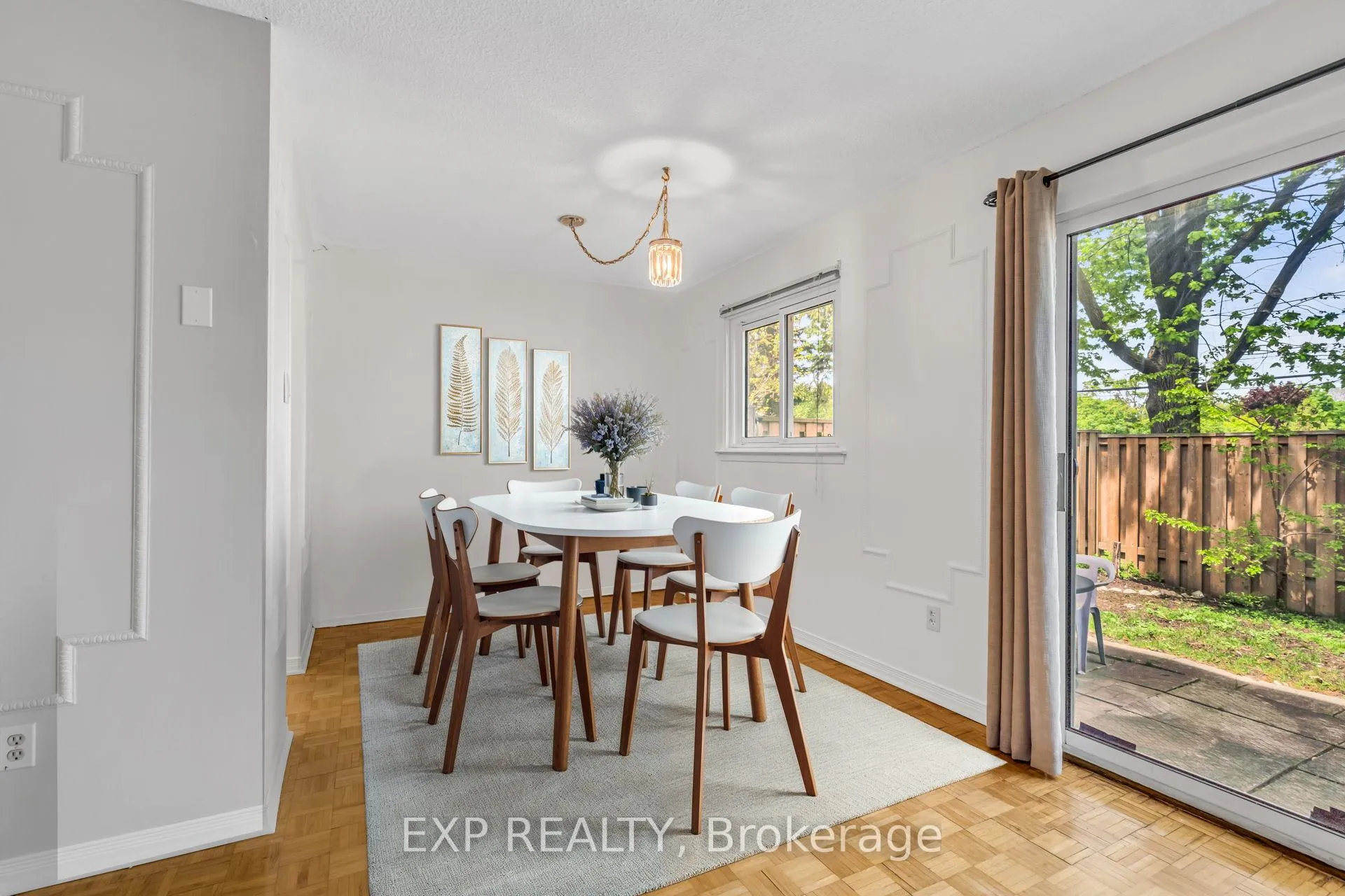 Photo 5 of Unit 325, 22 Niles Way, Markham, Aileen-Willowbrook — HOMEH