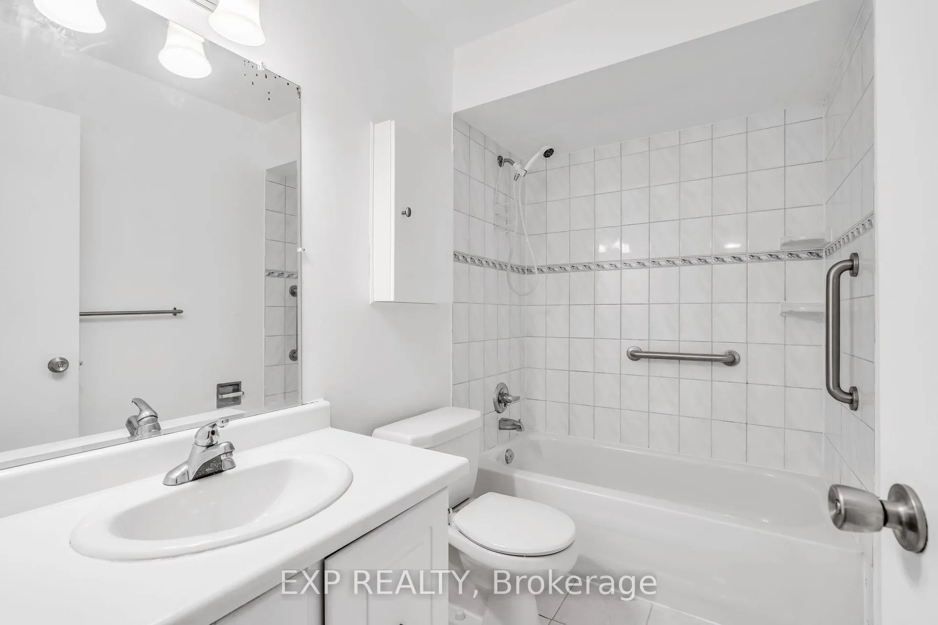 Photo 11 of Unit 325, 22 Niles Way, Markham, Aileen-Willowbrook — HOMEH