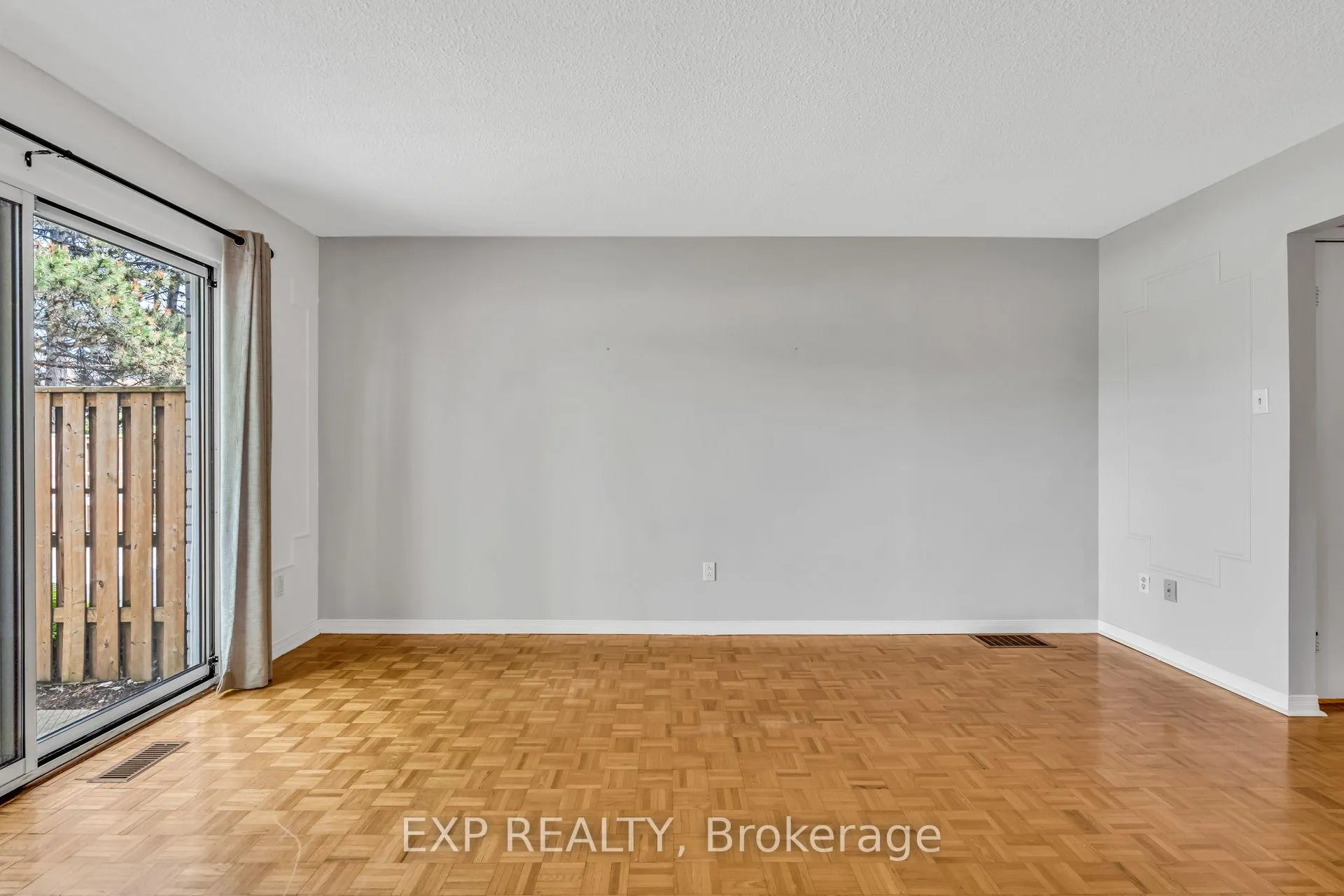 Photo 21 of Unit 325, 22 Niles Way, Markham, Aileen-Willowbrook — HOMEH