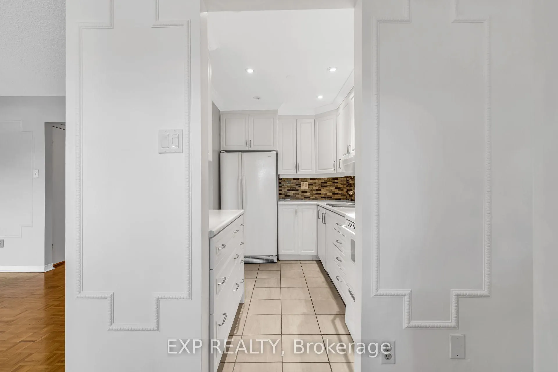 Photo 29 of Unit 325, 22 Niles Way, Markham, Aileen-Willowbrook — HOMEH