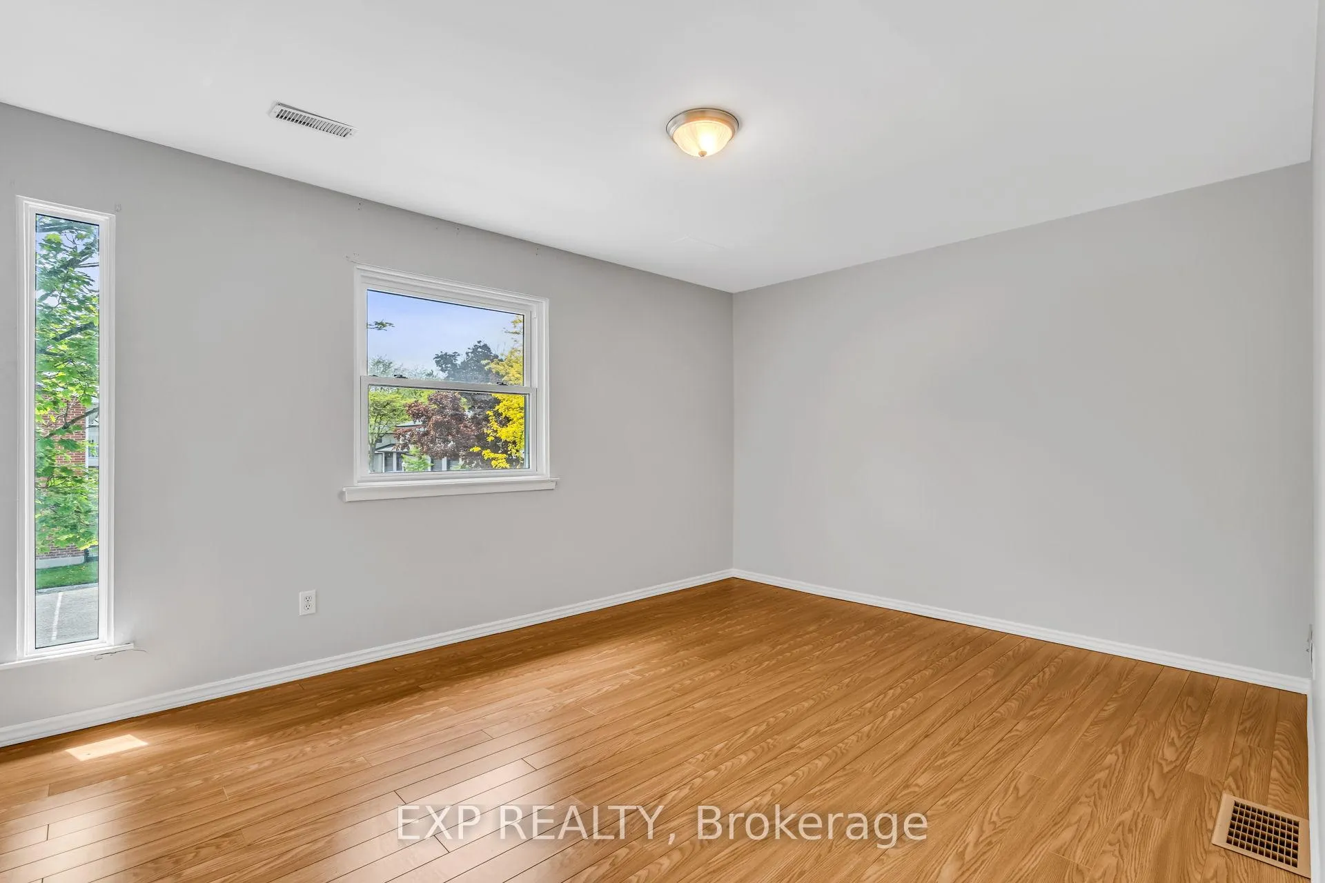 Photo 33 of Unit 325, 22 Niles Way, Markham, Aileen-Willowbrook — HOMEH