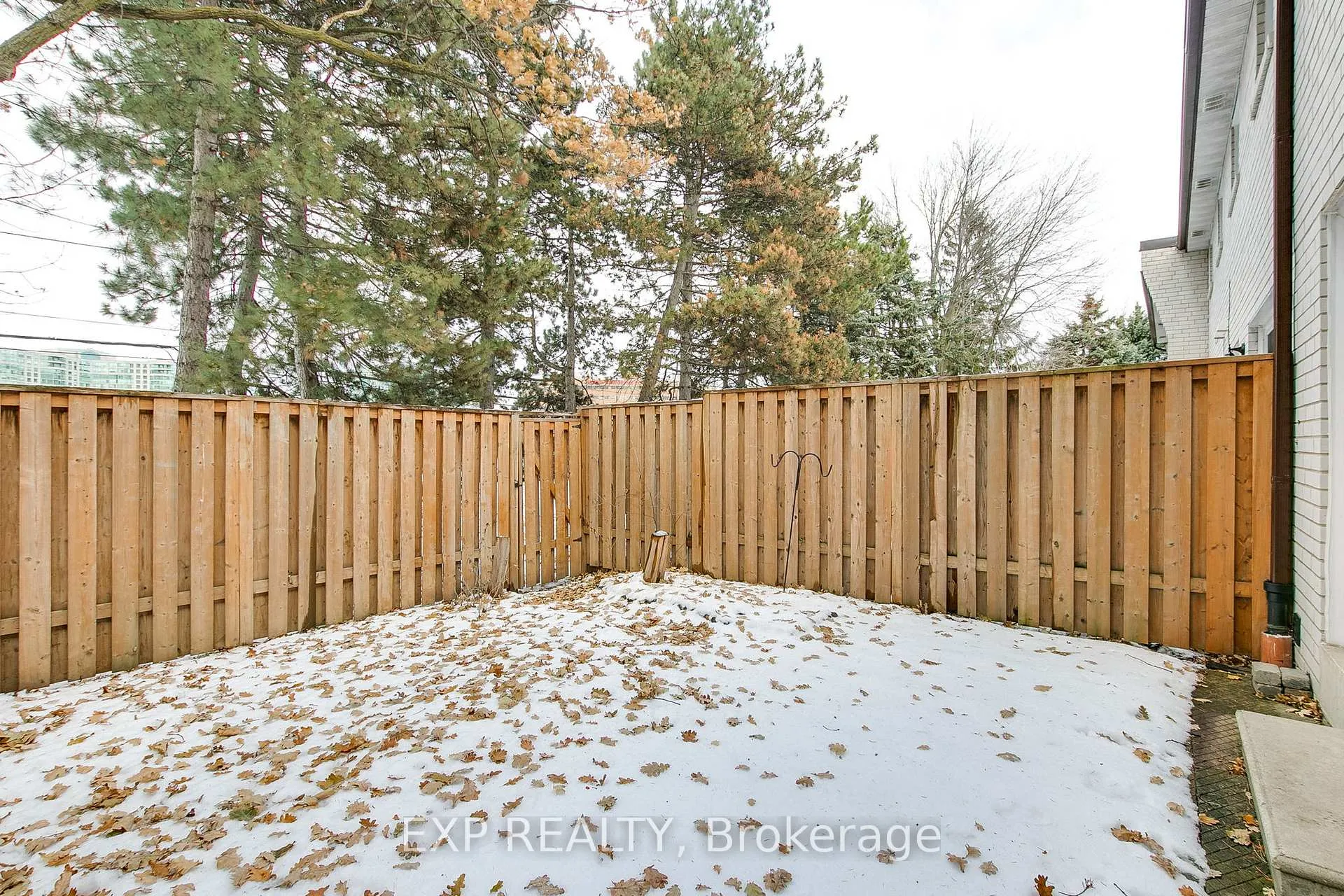 Photo 42 of Unit 325, 22 Niles Way, Markham, Aileen-Willowbrook — HOMEH