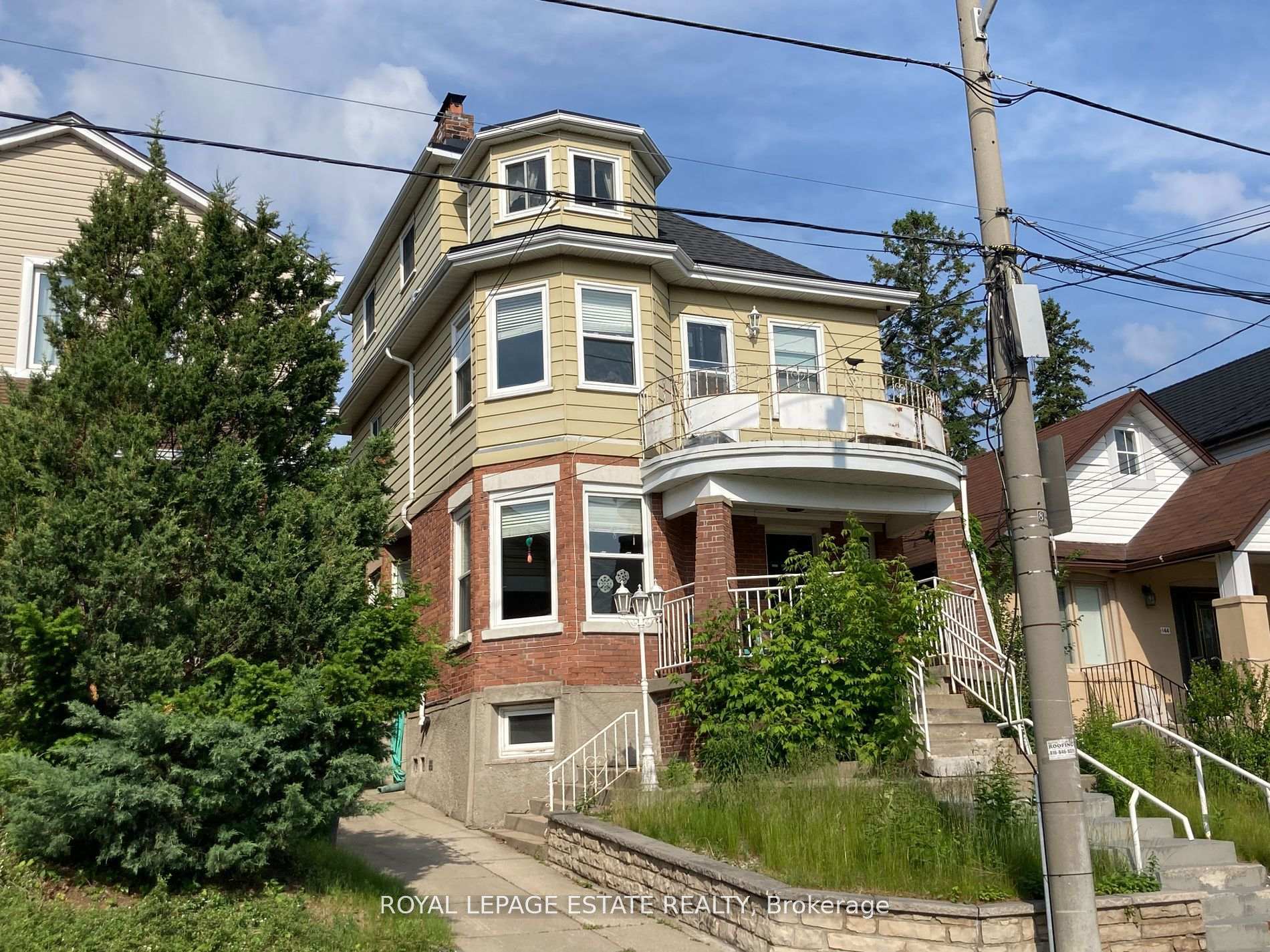 Front of Unit 5, 142 Westlake Avenue