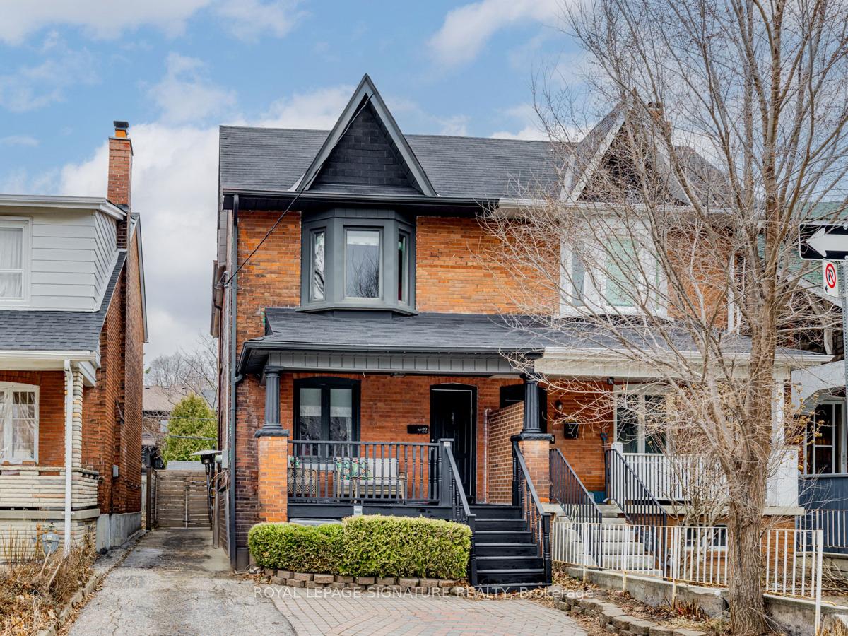 Front of 22 Barrie Avenue