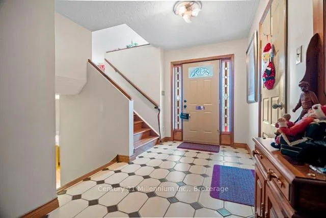 Photo 2 of 898 McPherson Crescent, Kincardine — HOMEH