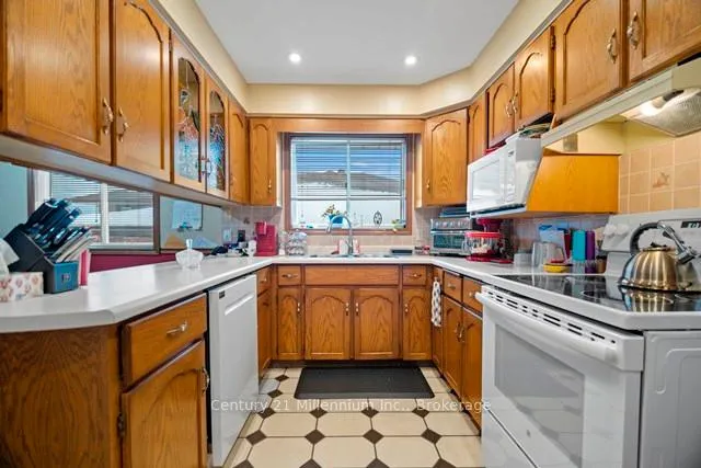 Photo 8 of 898 McPherson Crescent, Kincardine — HOMEH