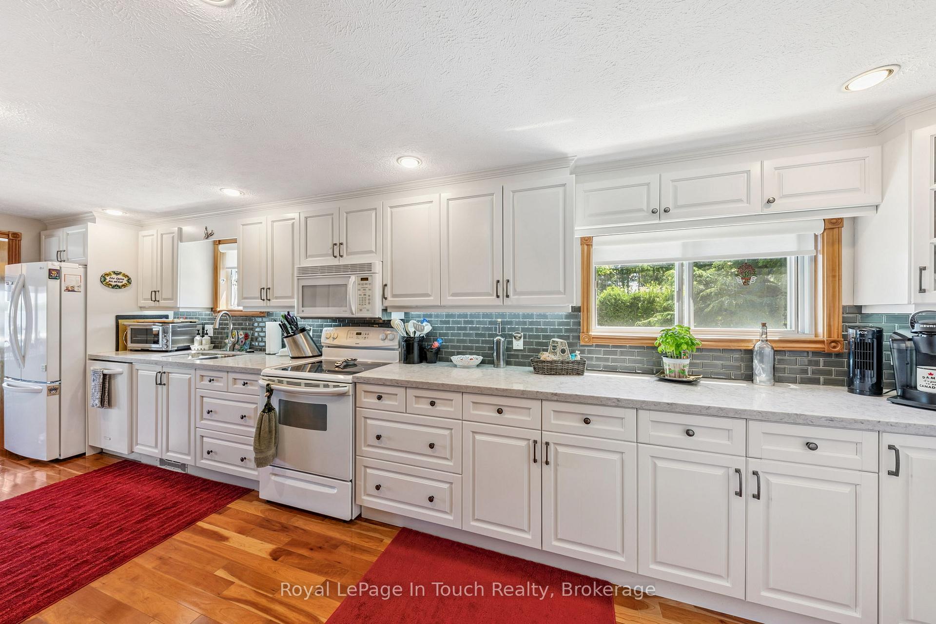 Photo 23 of 1443 Champlain Road, Tiny, Rural Tiny — HOMEH