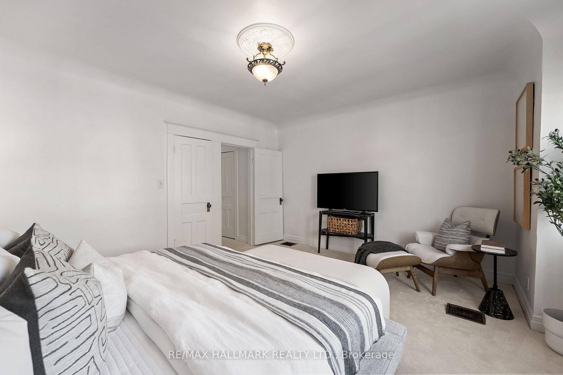 Photo 14 of 52 Empire Avenue, Toronto, South Riverdale — HOMEH