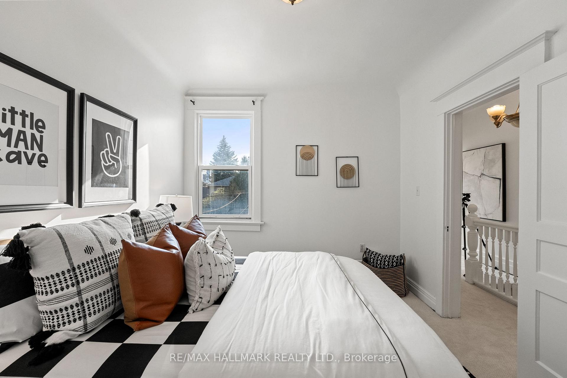 Photo 17 of 52 Empire Avenue, Toronto, South Riverdale — HOMEH