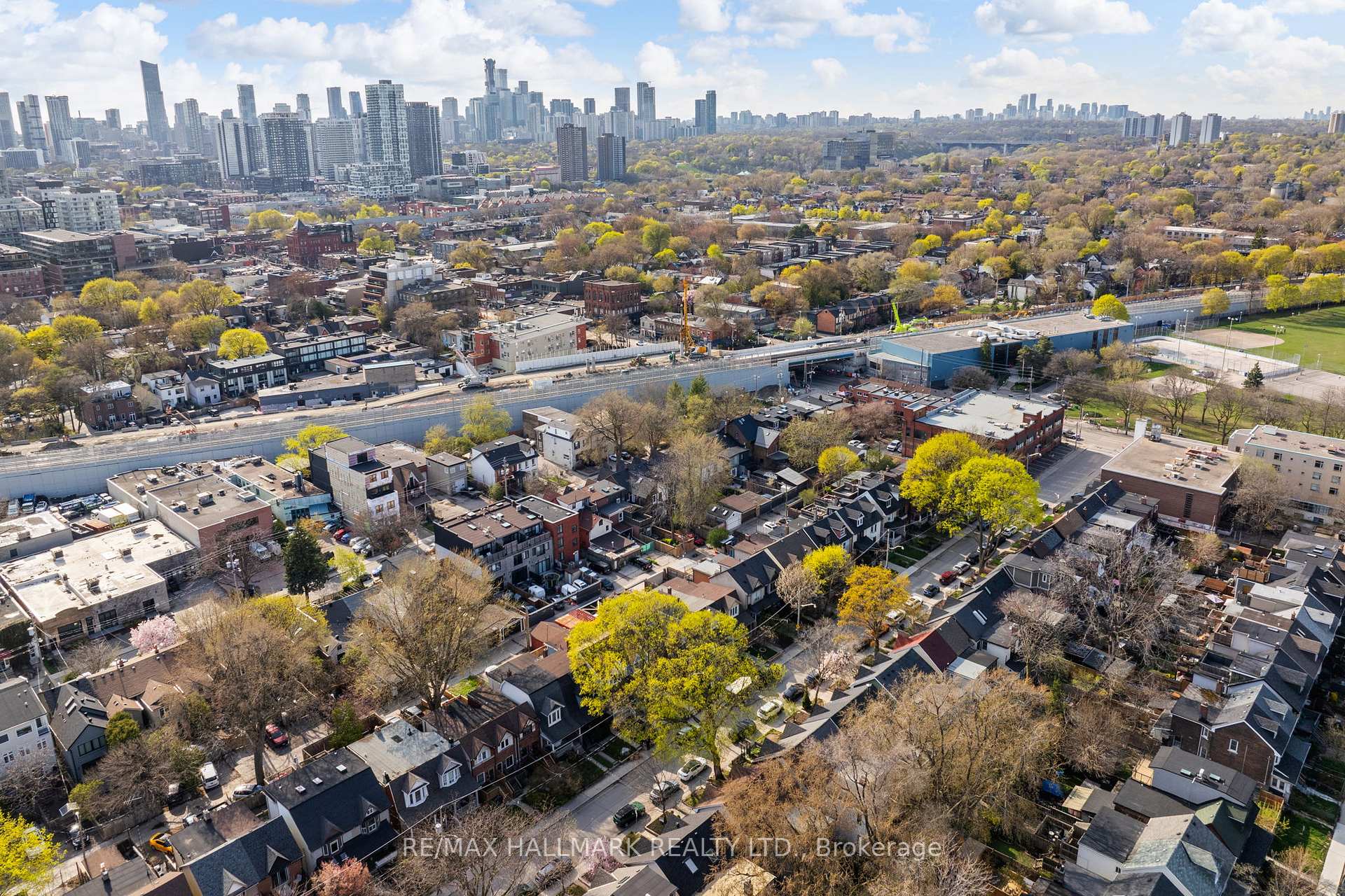 Photo 32 of 52 Empire Avenue, Toronto, South Riverdale — HOMEH