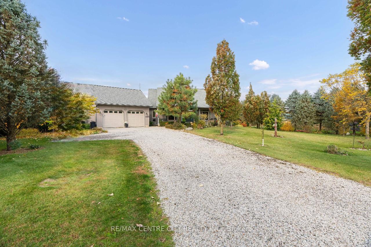 Photo 5 of 7094 Walkers Drive, Strathroy-Caradoc, Rural Strathroy-Caradoc — HOMEH