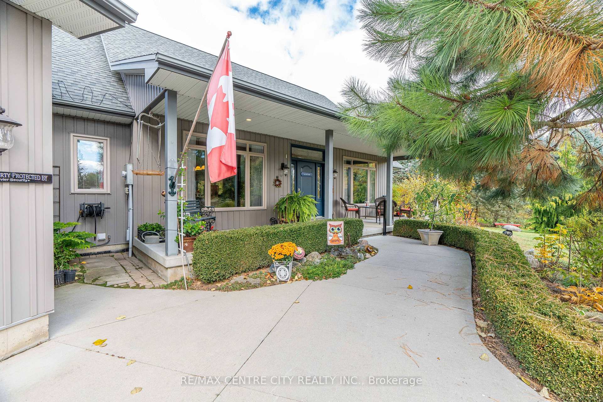 Photo 7 of 7094 Walkers Drive, Strathroy-Caradoc, Rural Strathroy-Caradoc — HOMEH