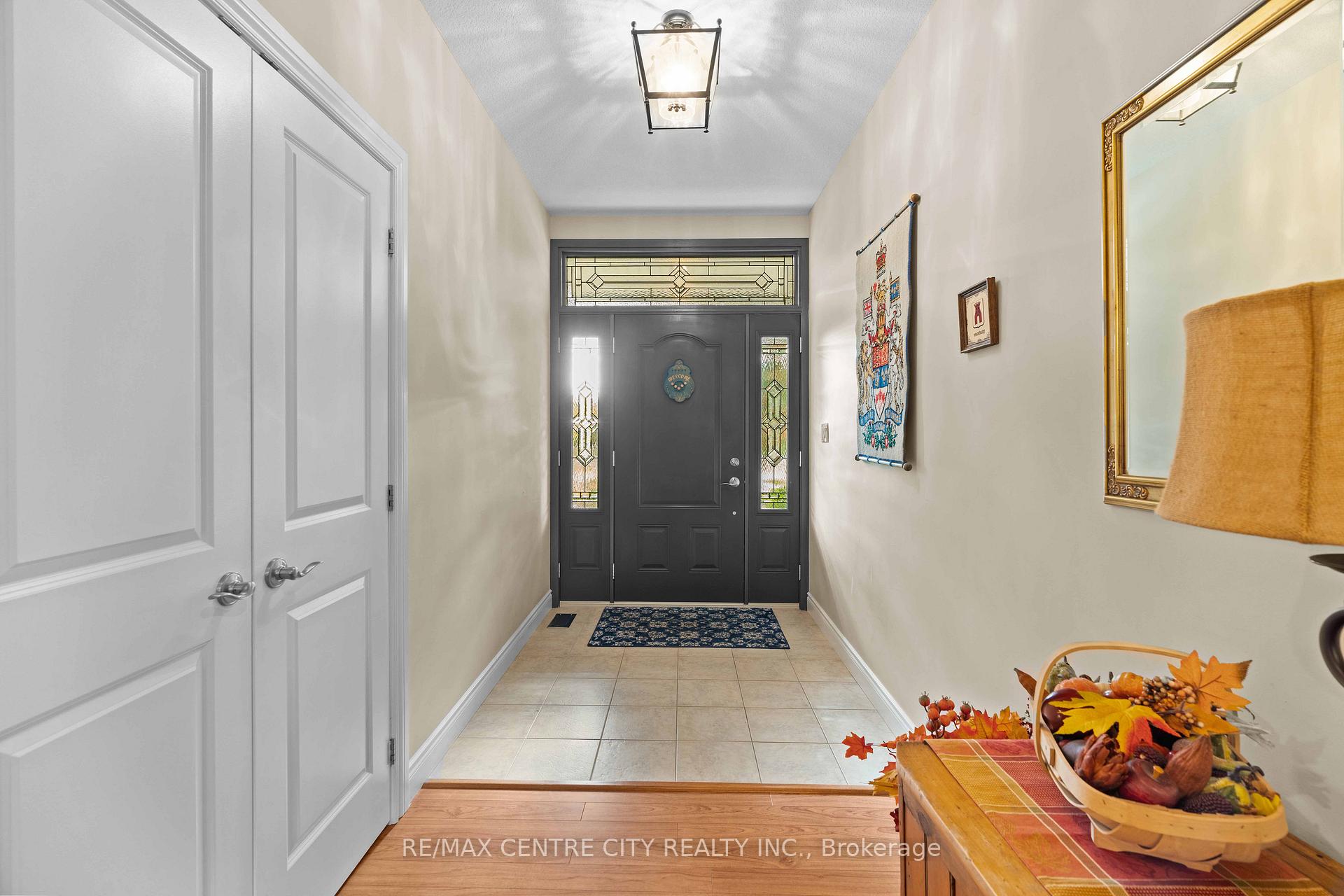 Photo 9 of 7094 Walkers Drive, Strathroy-Caradoc, Rural Strathroy-Caradoc — HOMEH