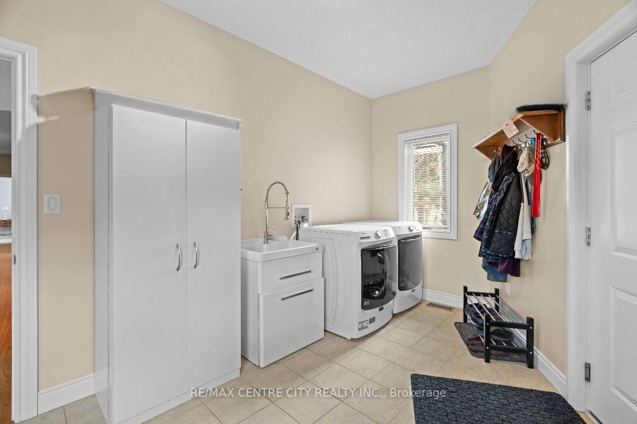 Photo 17 of 7094 Walkers Drive, Strathroy-Caradoc, Rural Strathroy-Caradoc — HOMEH