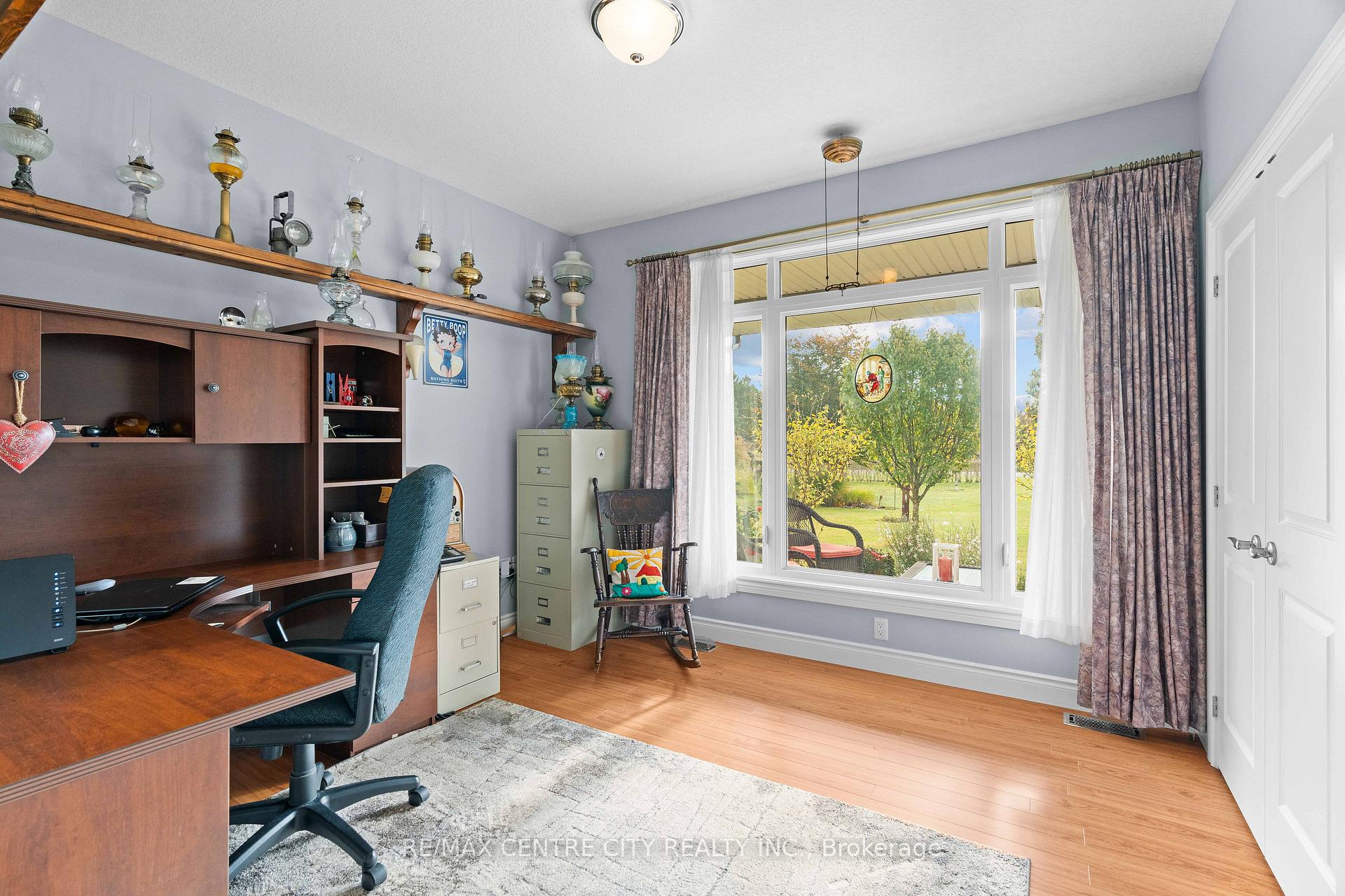 Photo 21 of 7094 Walkers Drive, Strathroy-Caradoc, Rural Strathroy-Caradoc — HOMEH