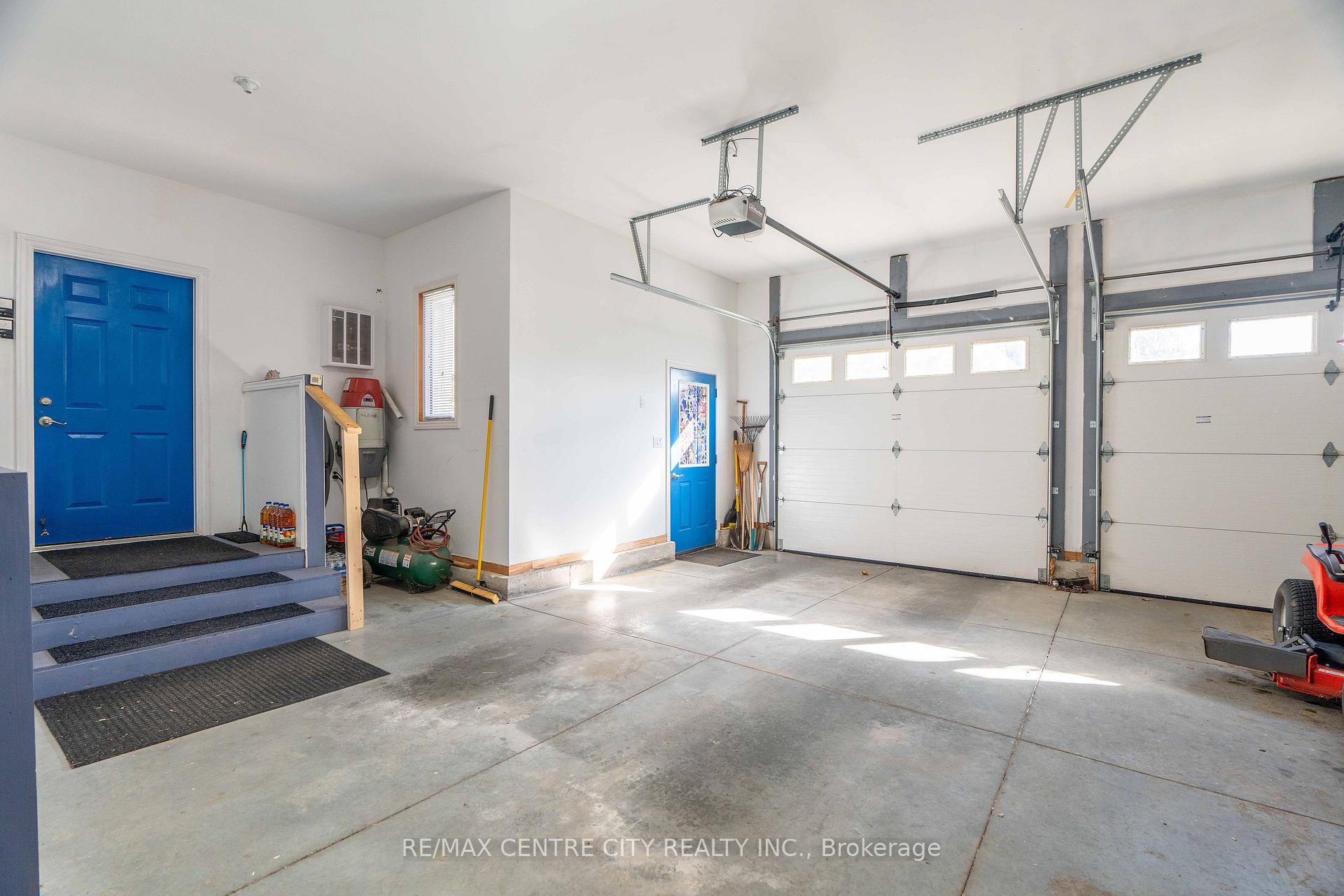 Photo 32 of 7094 Walkers Drive, Strathroy-Caradoc, Rural Strathroy-Caradoc — HOMEH