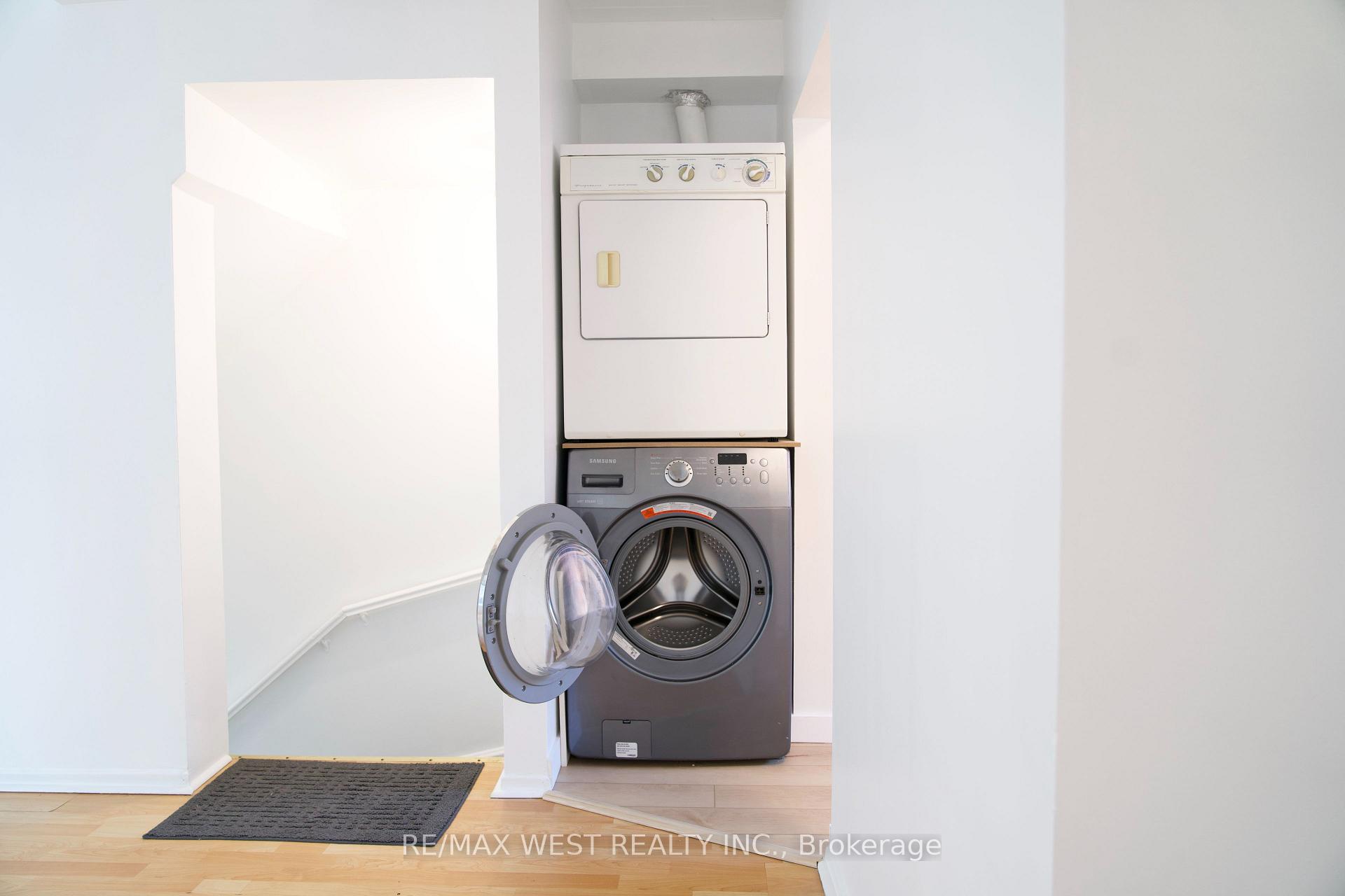 Photo 5 of 244 Shuter Street, Toronto, Moss Park — HOMEH