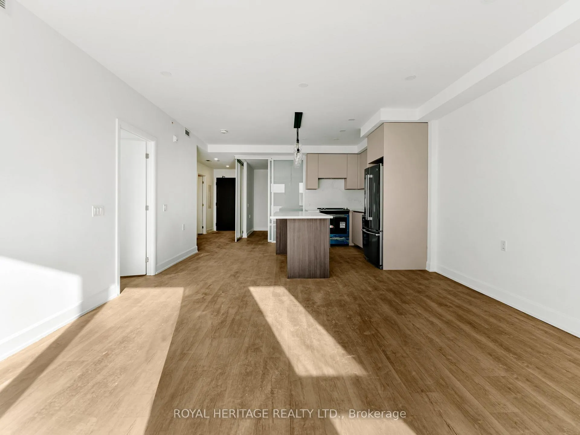 Photo 4 of Unit 201, 195 Hunter Street E, Peterborough, Ashburnham Ward 4 — HOMEH