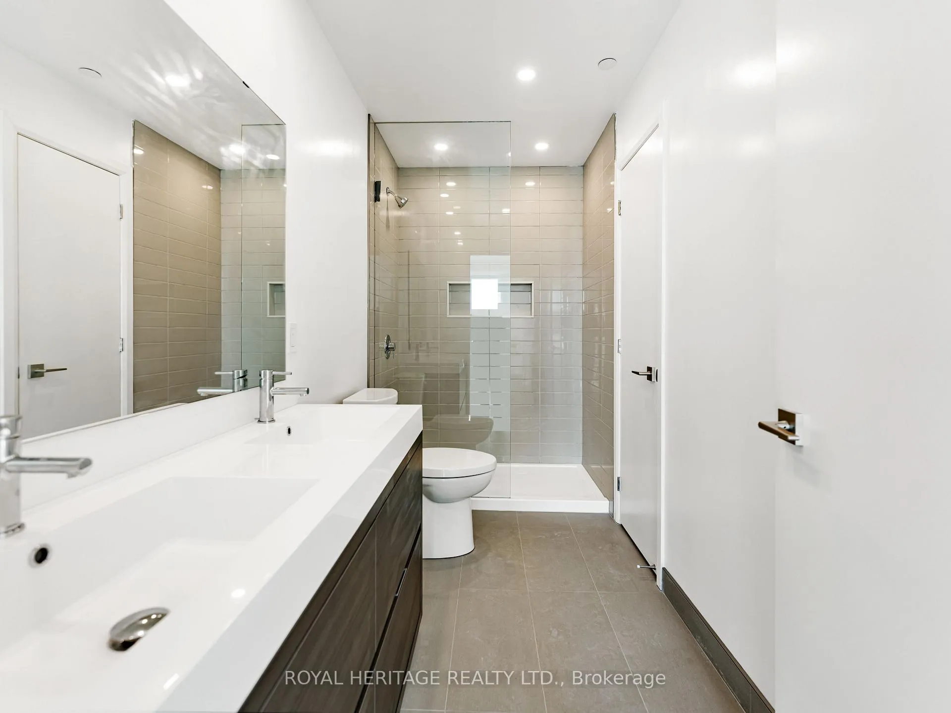 Photo 13 of Unit 201, 195 Hunter Street E, Peterborough, Ashburnham Ward 4 — HOMEH
