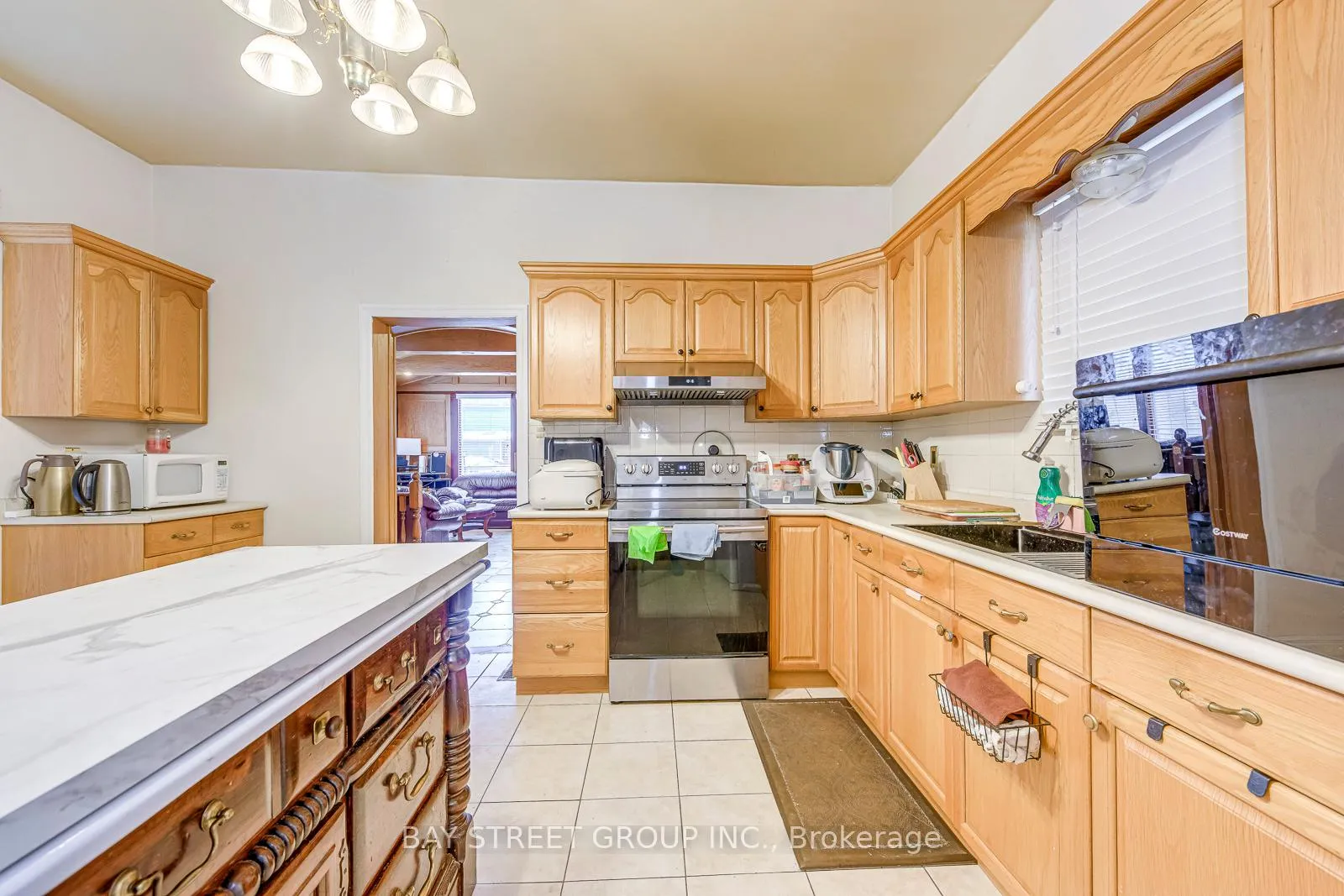 Photo 5 of 162 Prospect Street S, Hamilton, Blakeley — HOMEH