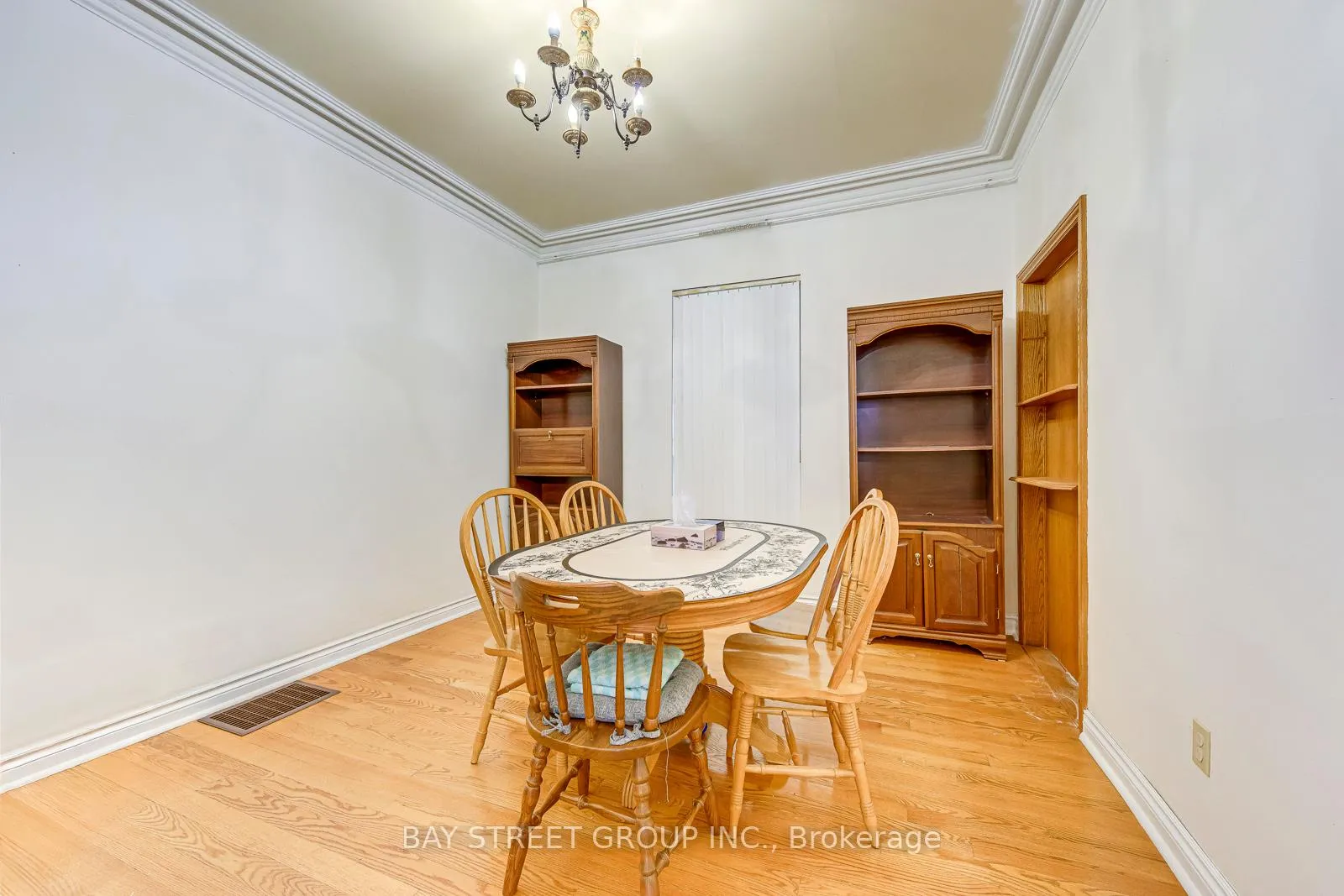 Photo 7 of 162 Prospect Street S, Hamilton, Blakeley — HOMEH