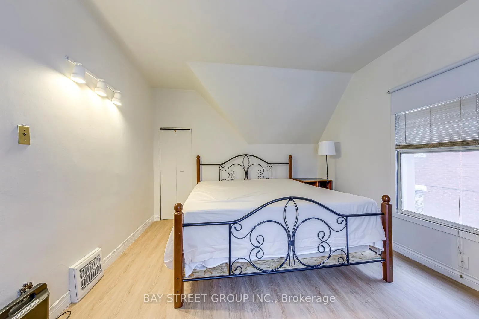 Photo 19 of 162 Prospect Street S, Hamilton, Blakeley — HOMEH