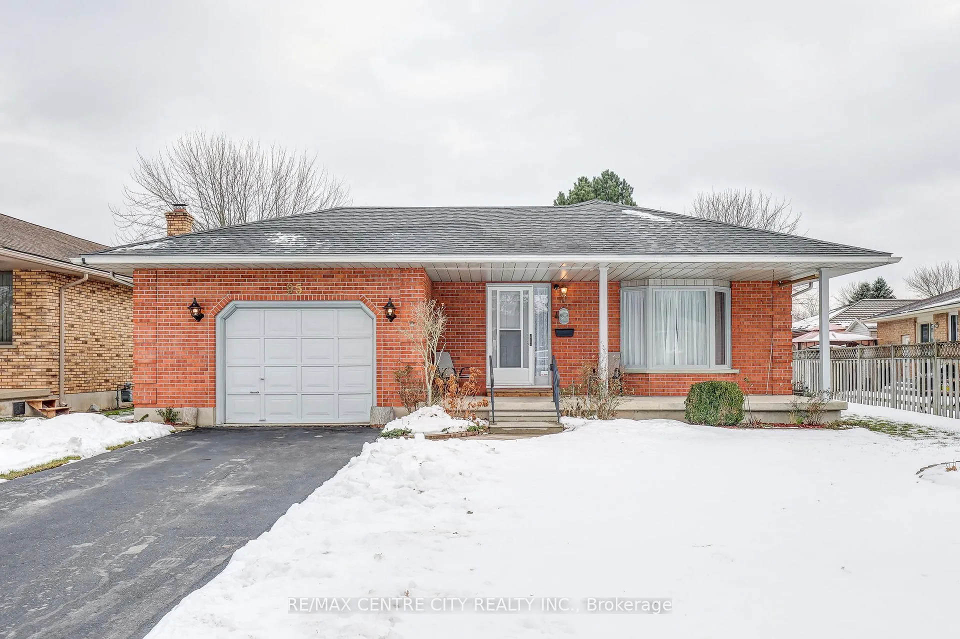 Front of 95 Dufferin Street