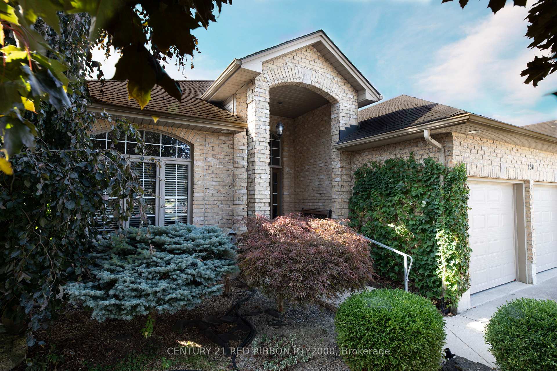 Photo 2 of 258 Deruiter Drive, Strathroy-Caradoc, NE — HOMEH