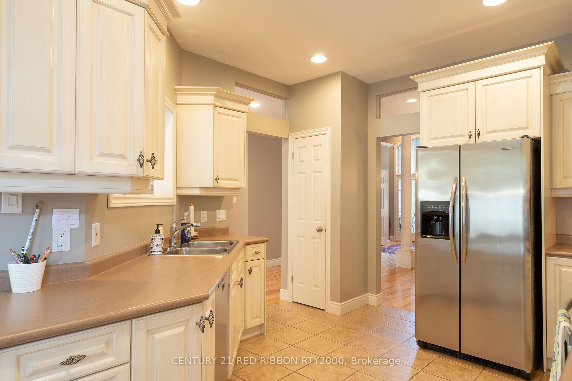 Photo 9 of 258 Deruiter Drive, Strathroy-Caradoc, NE — HOMEH