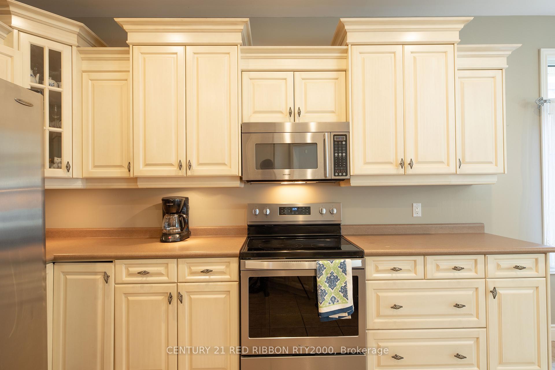 Photo 10 of 258 Deruiter Drive, Strathroy-Caradoc, NE — HOMEH