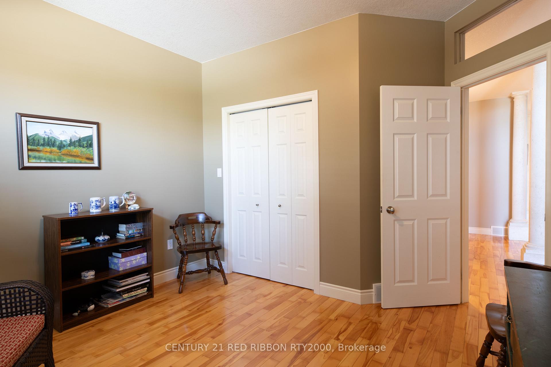 Photo 14 of 258 Deruiter Drive, Strathroy-Caradoc, NE — HOMEH