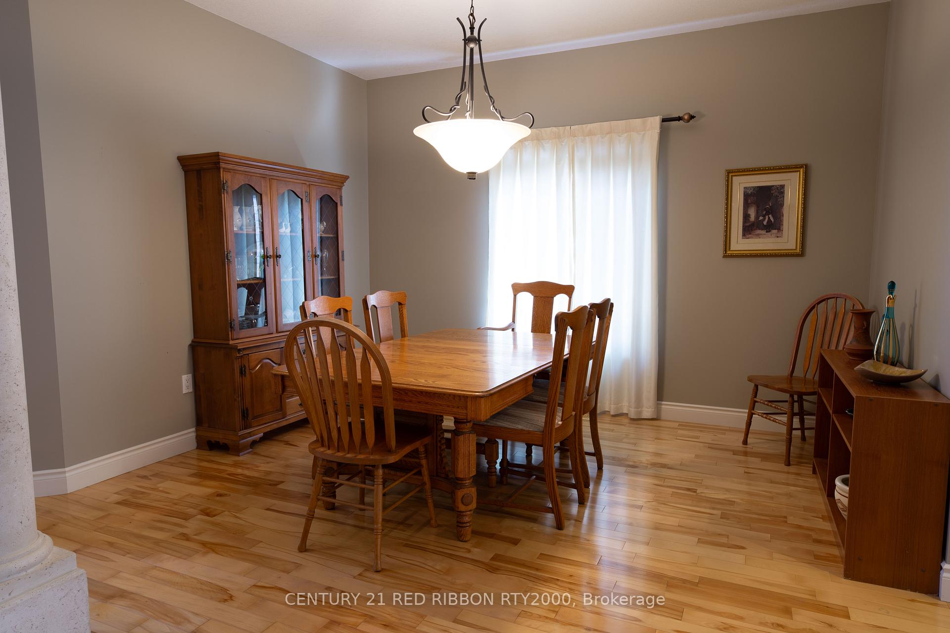 Photo 15 of 258 Deruiter Drive, Strathroy-Caradoc, NE — HOMEH