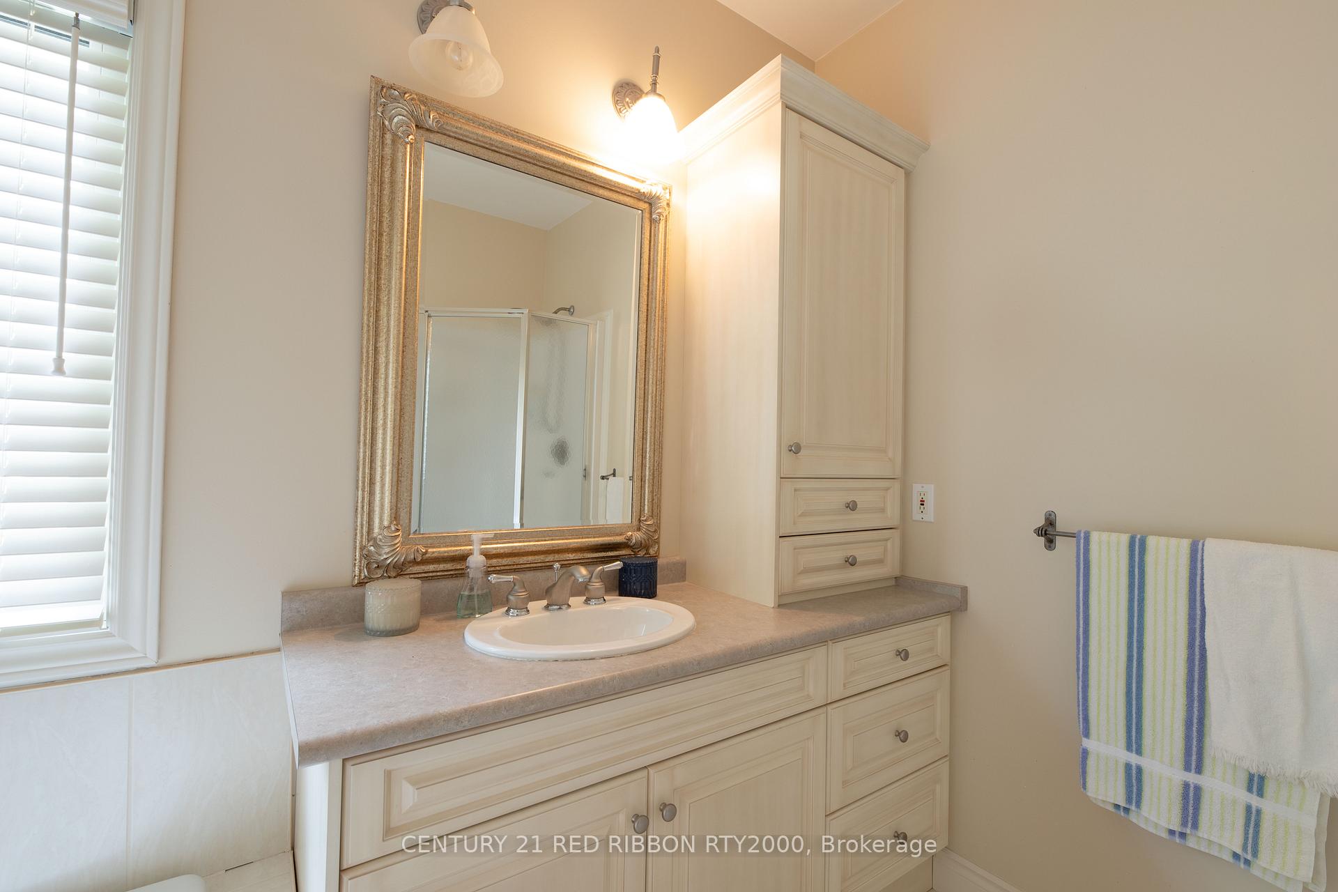 Photo 21 of 258 Deruiter Drive, Strathroy-Caradoc, NE — HOMEH